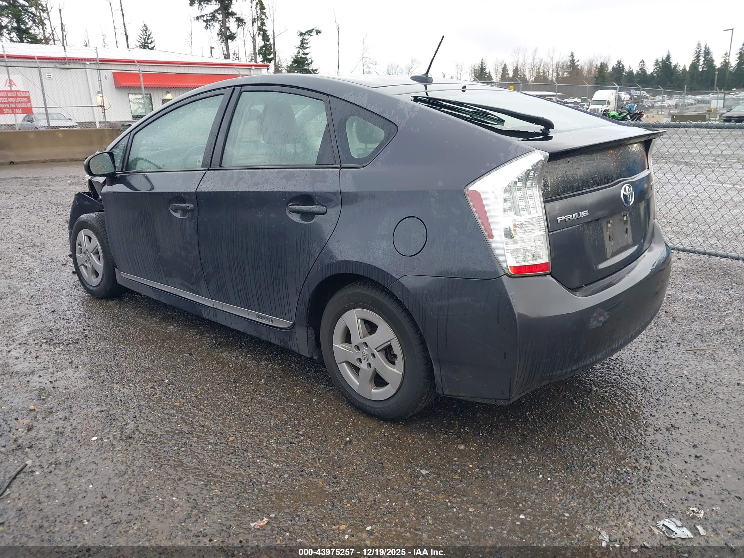 TOYOTA PRIUS image 3