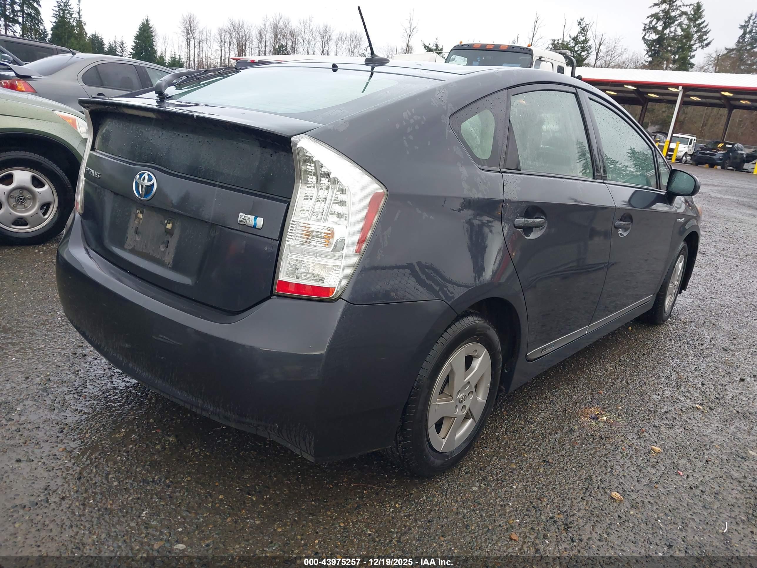 TOYOTA PRIUS image 4
