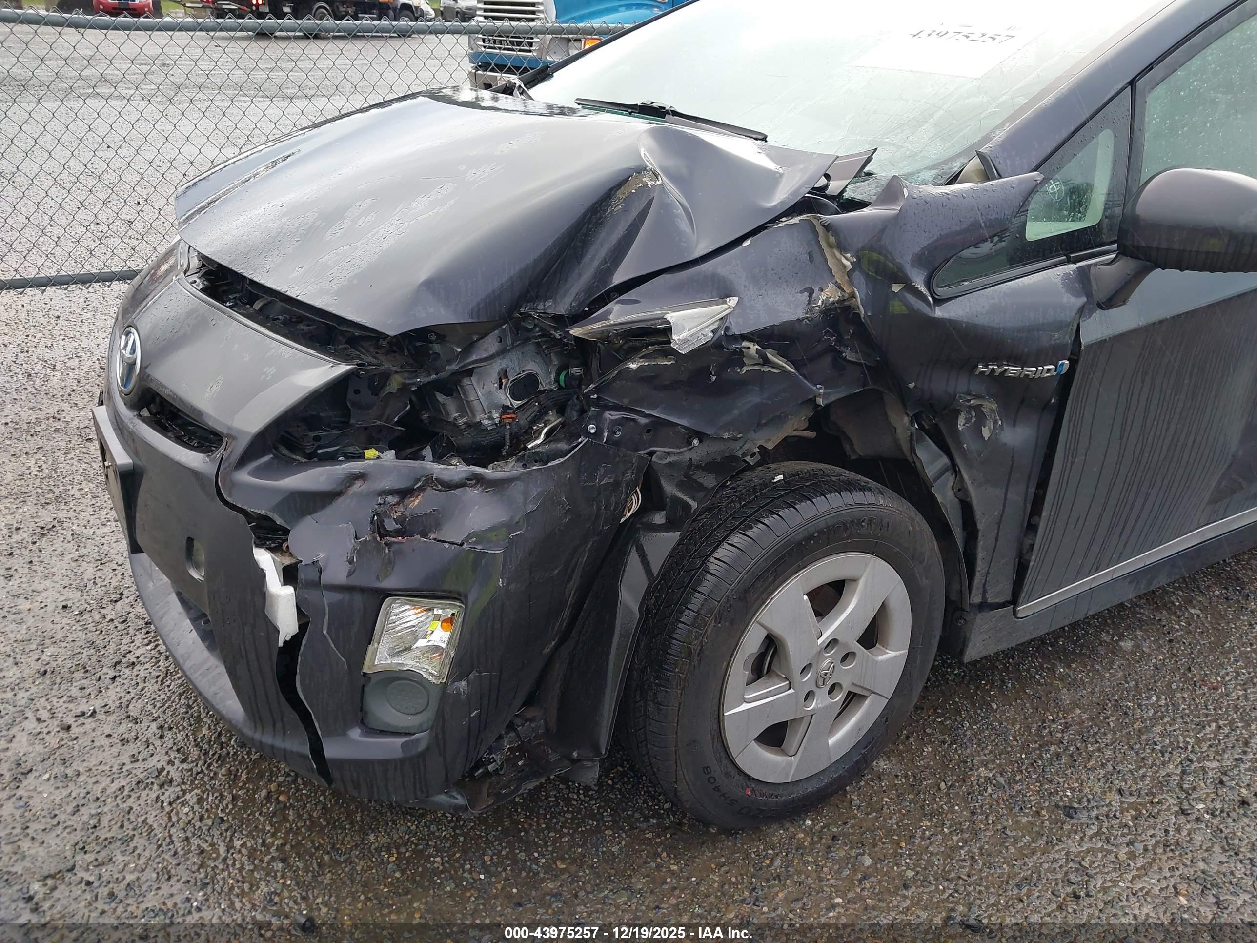 TOYOTA PRIUS image 6