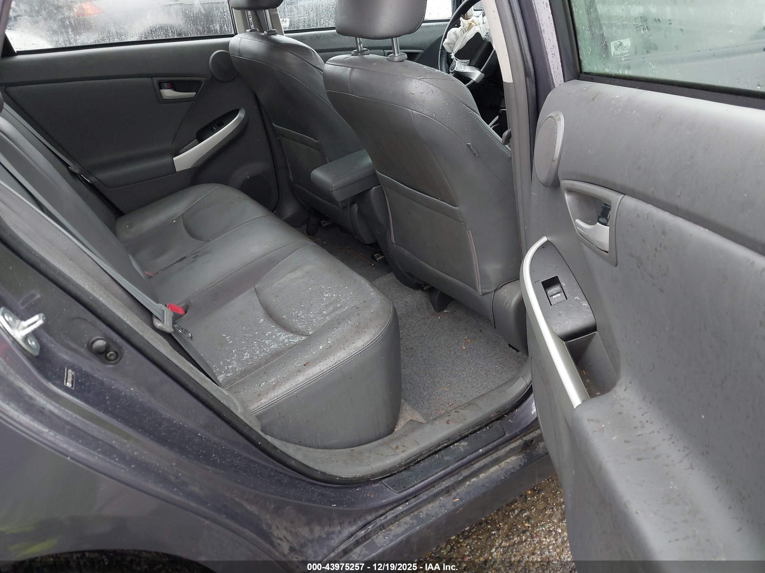 TOYOTA PRIUS image 8