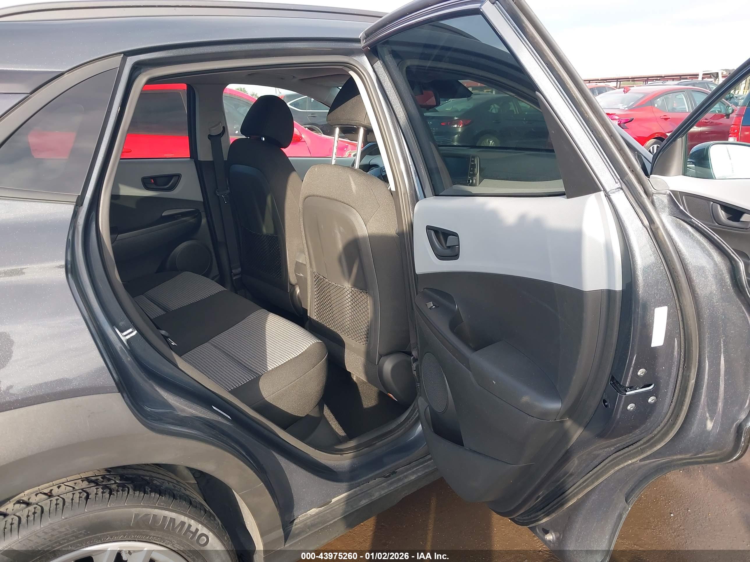 HYUNDAI KONA image 8