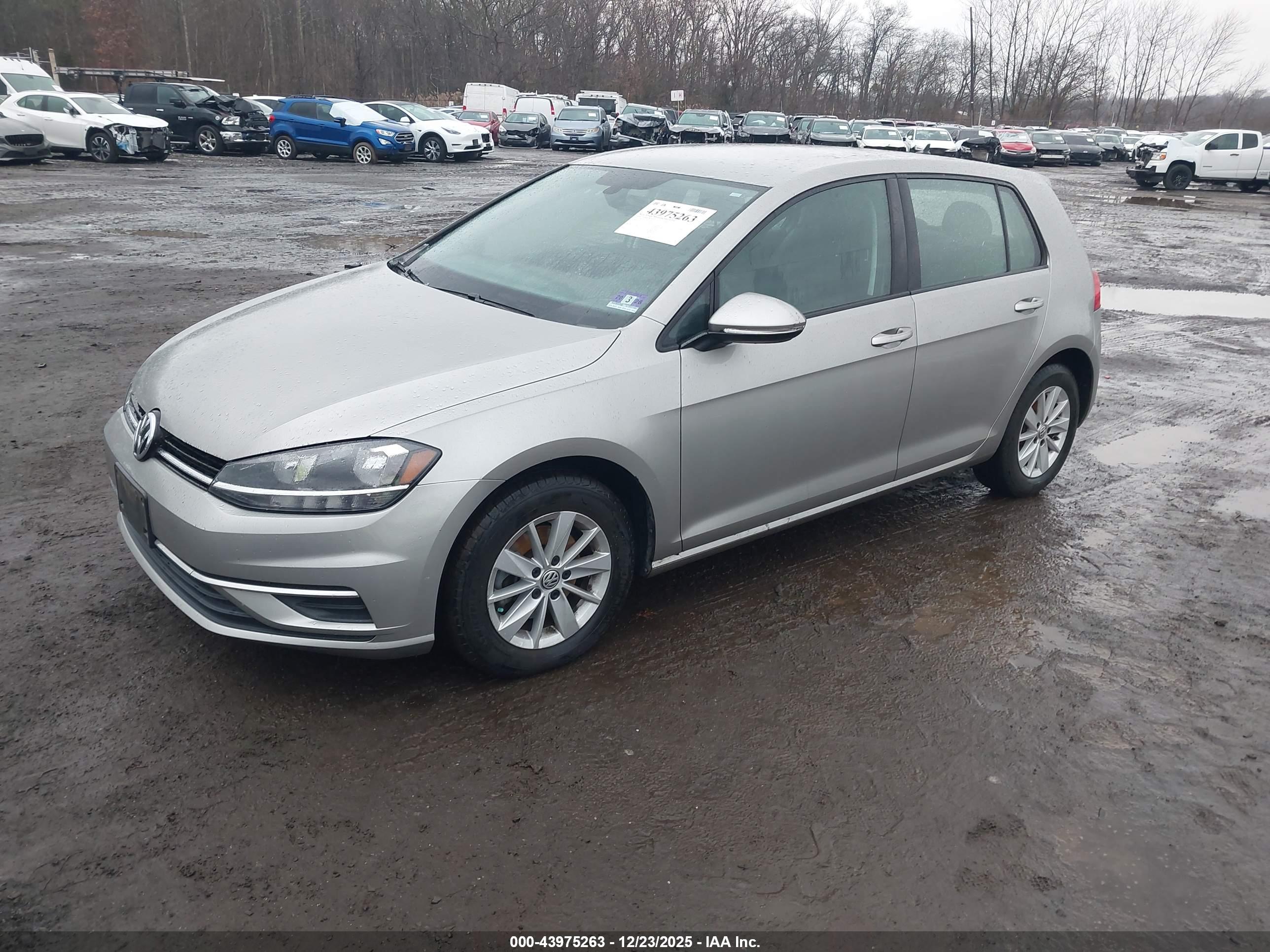 VOLKSWAGEN GOLF image 2