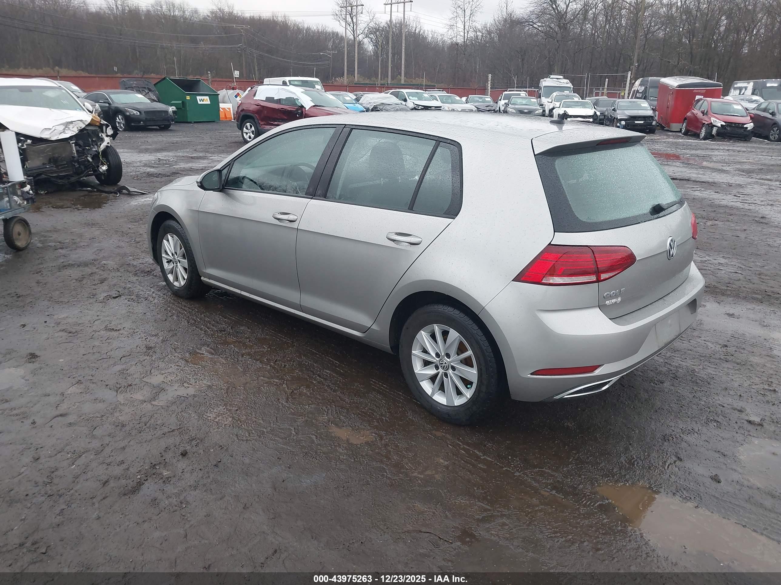 VOLKSWAGEN GOLF image 3