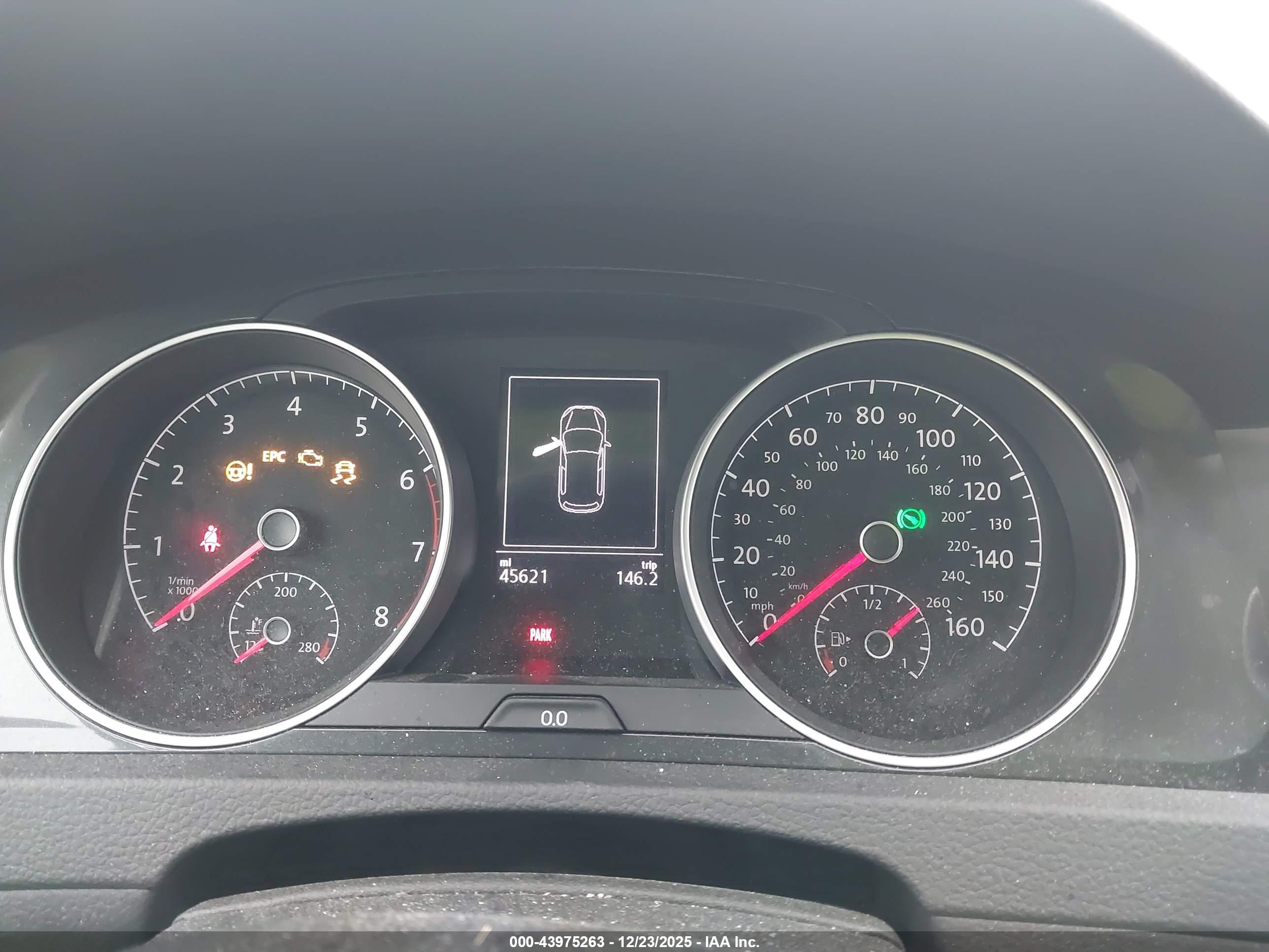 VOLKSWAGEN GOLF image 7