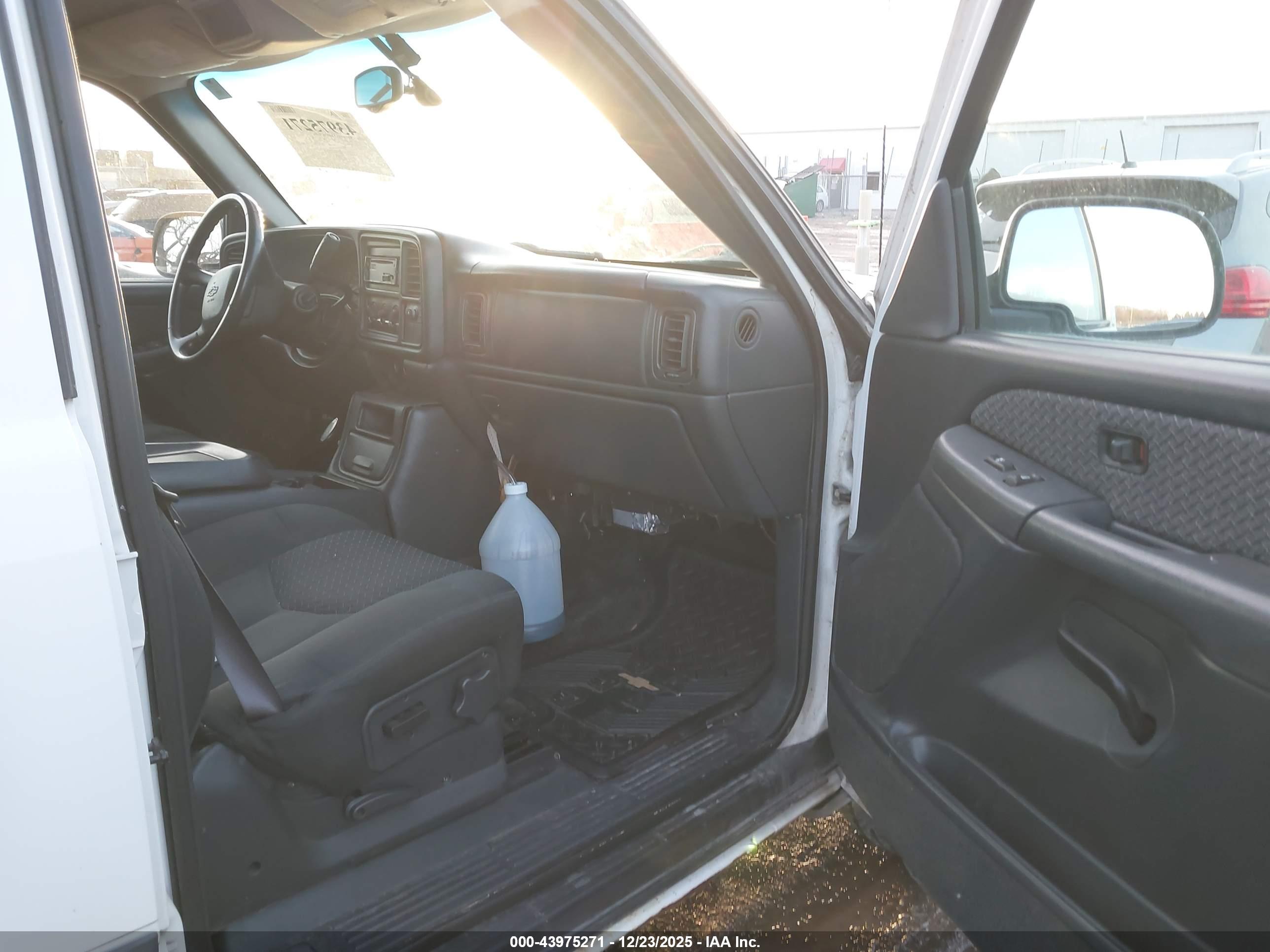 CHEVROLET AVALANCHE image 5