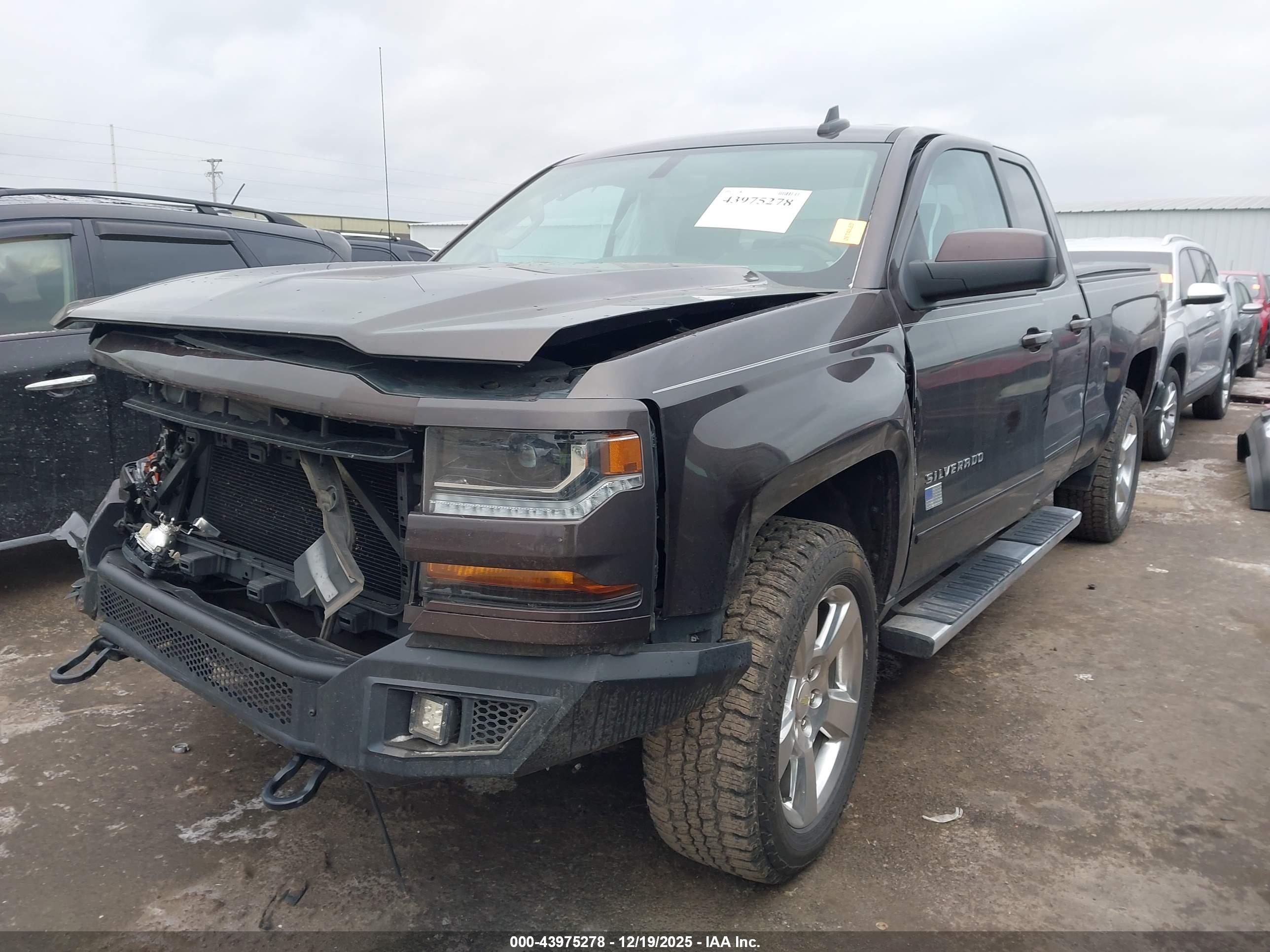 CHEVROLET SILVERADO image 2