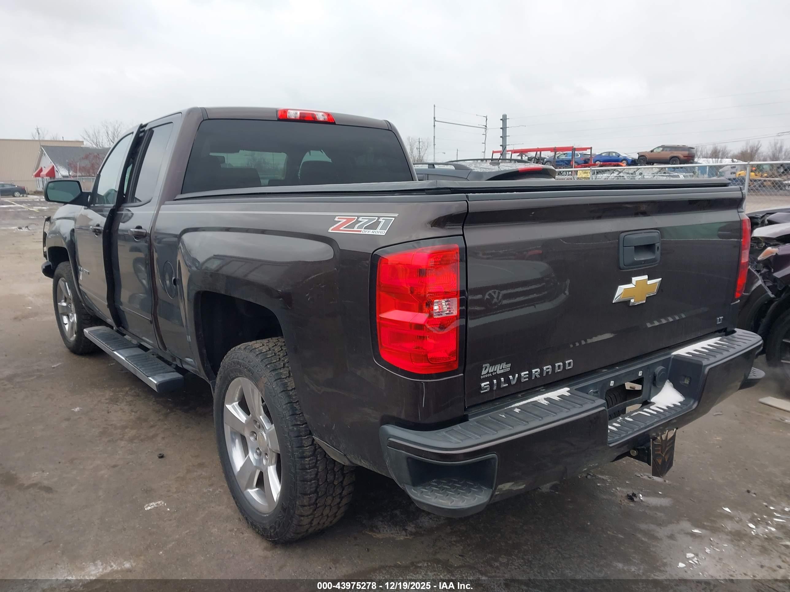 CHEVROLET SILVERADO image 3