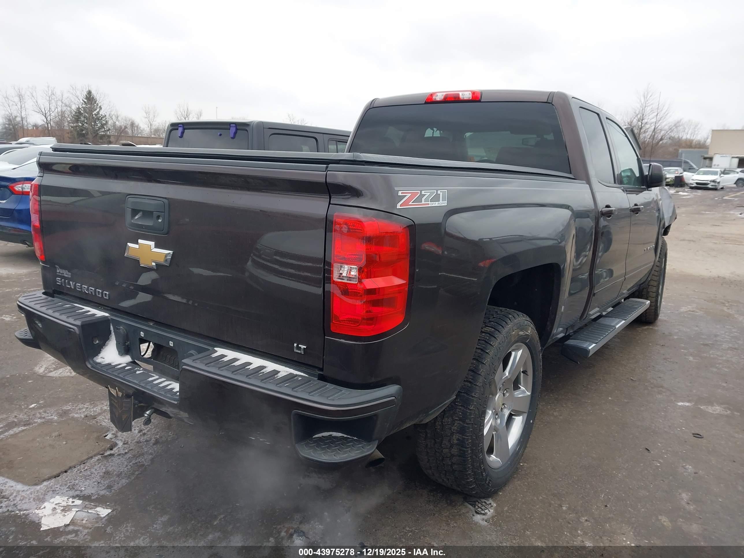 CHEVROLET SILVERADO image 4