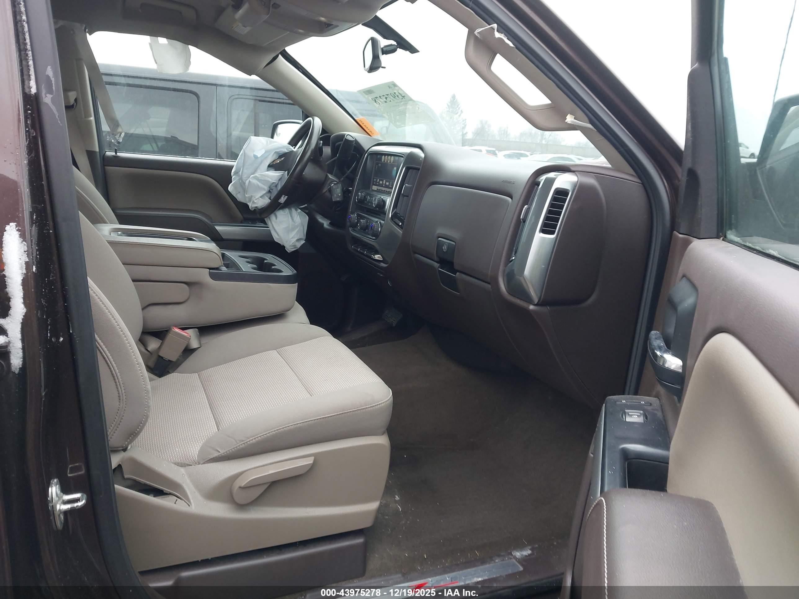 CHEVROLET SILVERADO image 5