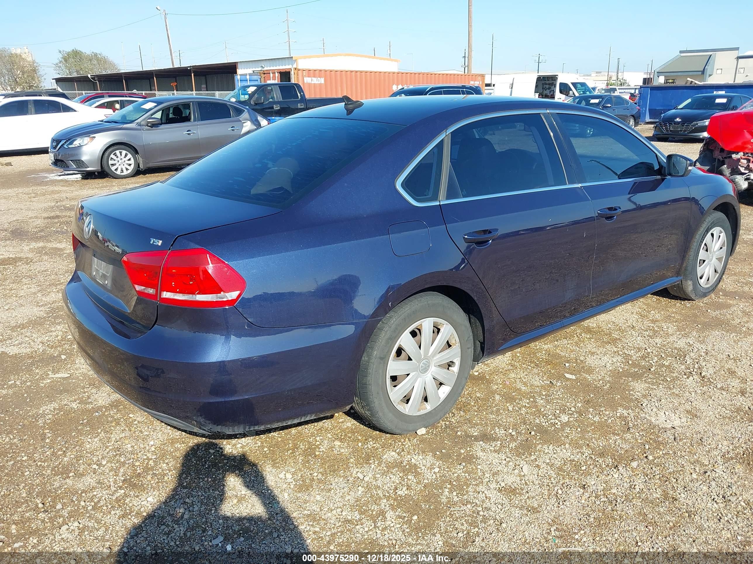 VOLKSWAGEN PASSAT image 4