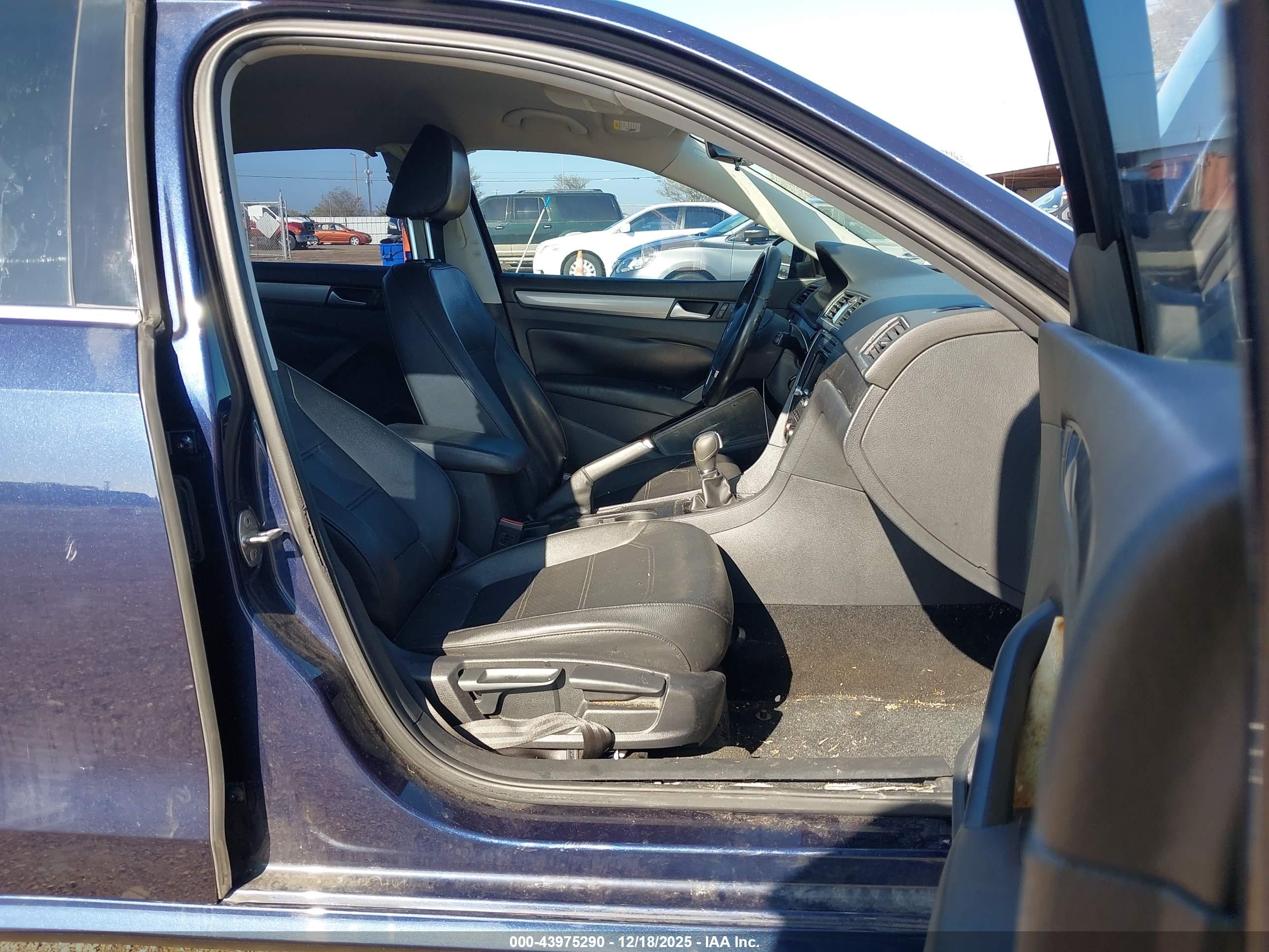 VOLKSWAGEN PASSAT image 5
