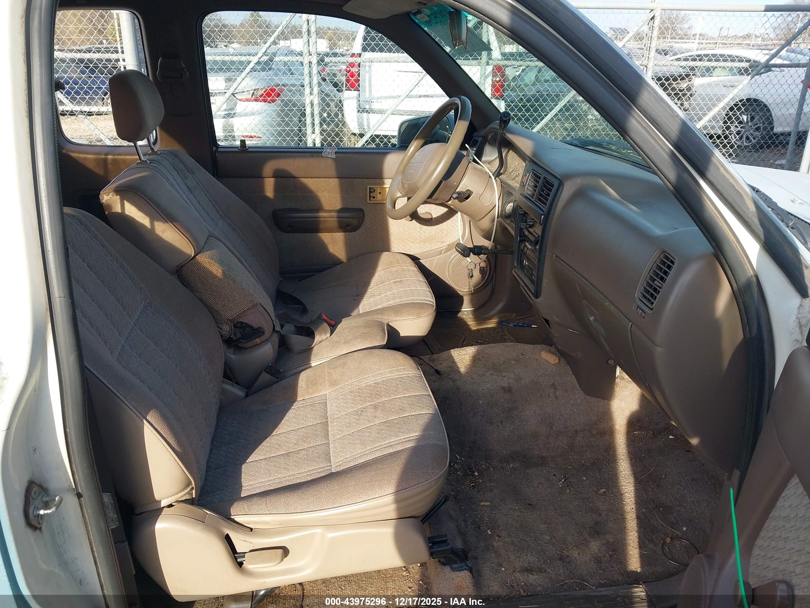 TOYOTA TACOMA image 5