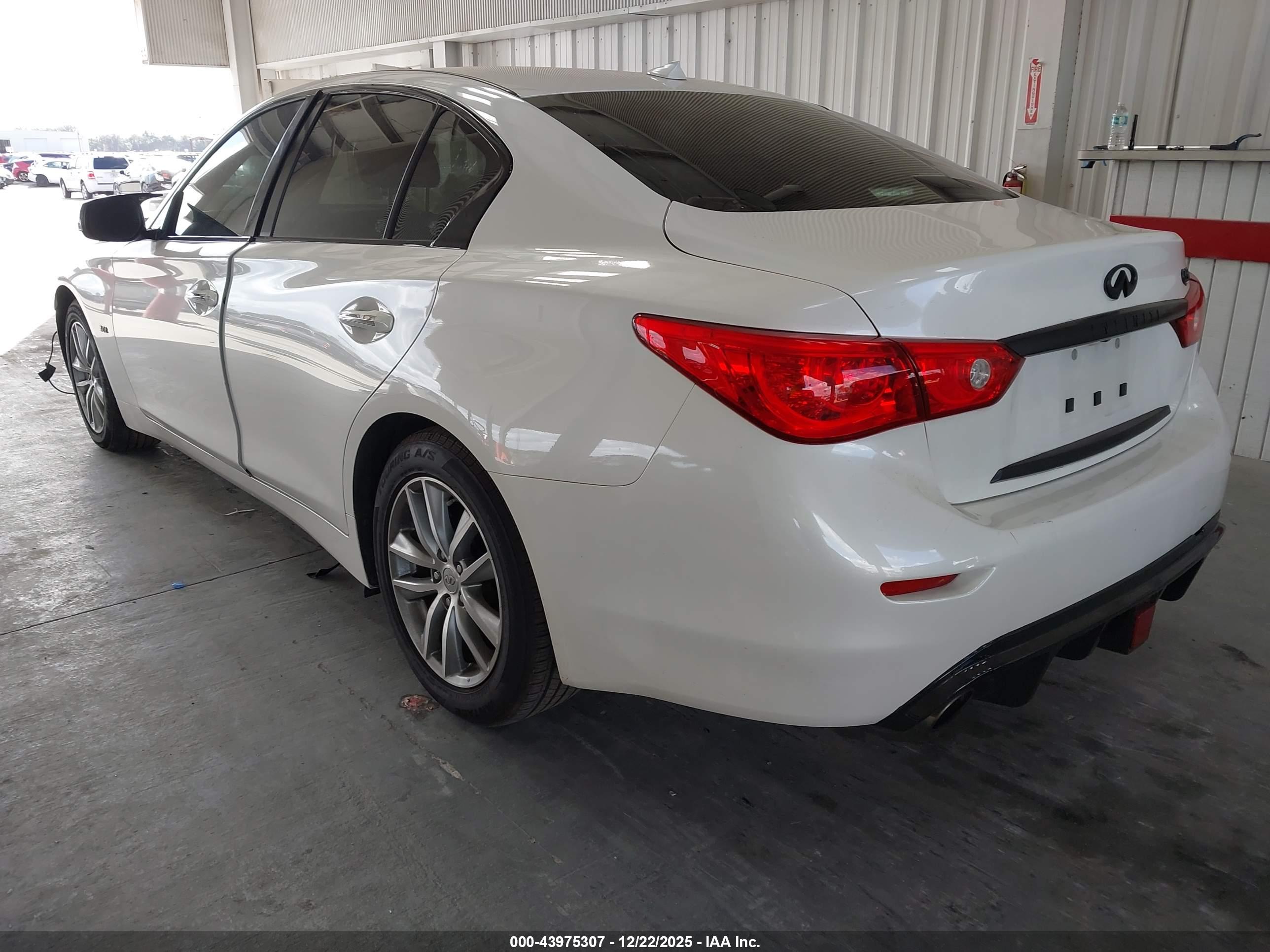 INFINITI Q50 image 3