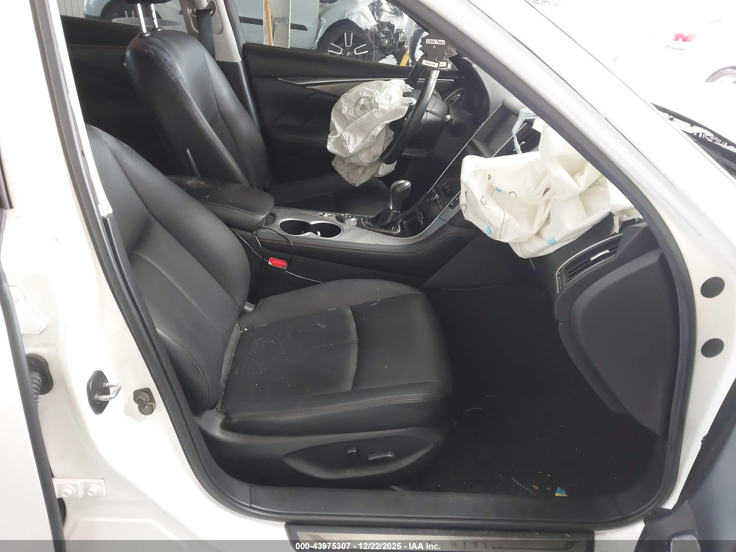 INFINITI Q50 image 5