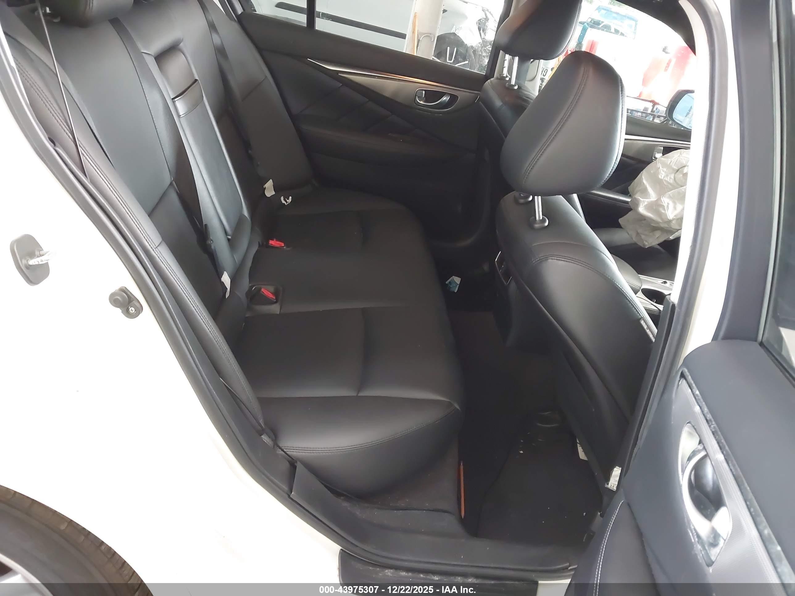 INFINITI Q50 image 8
