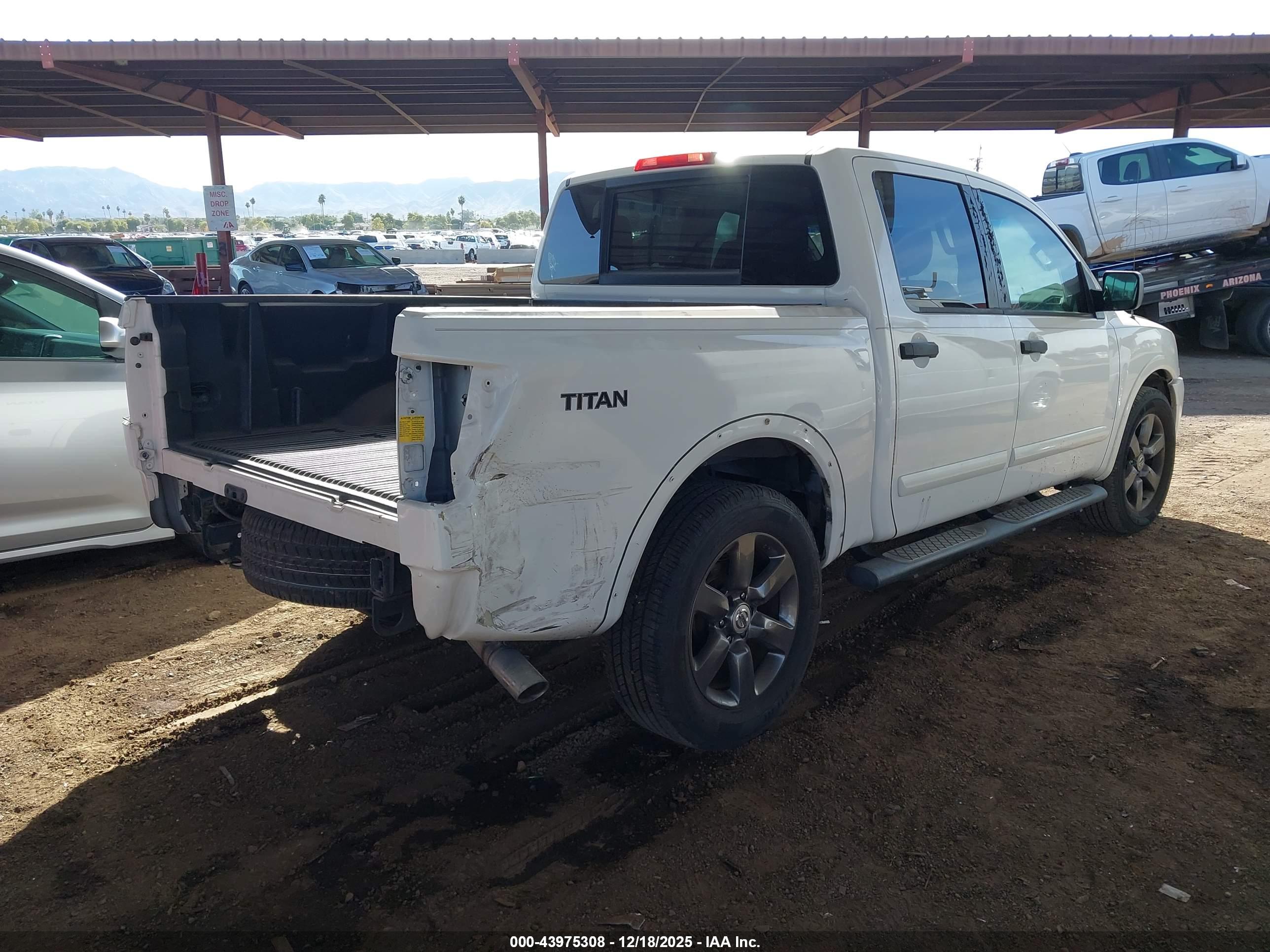 NISSAN TITAN image 4