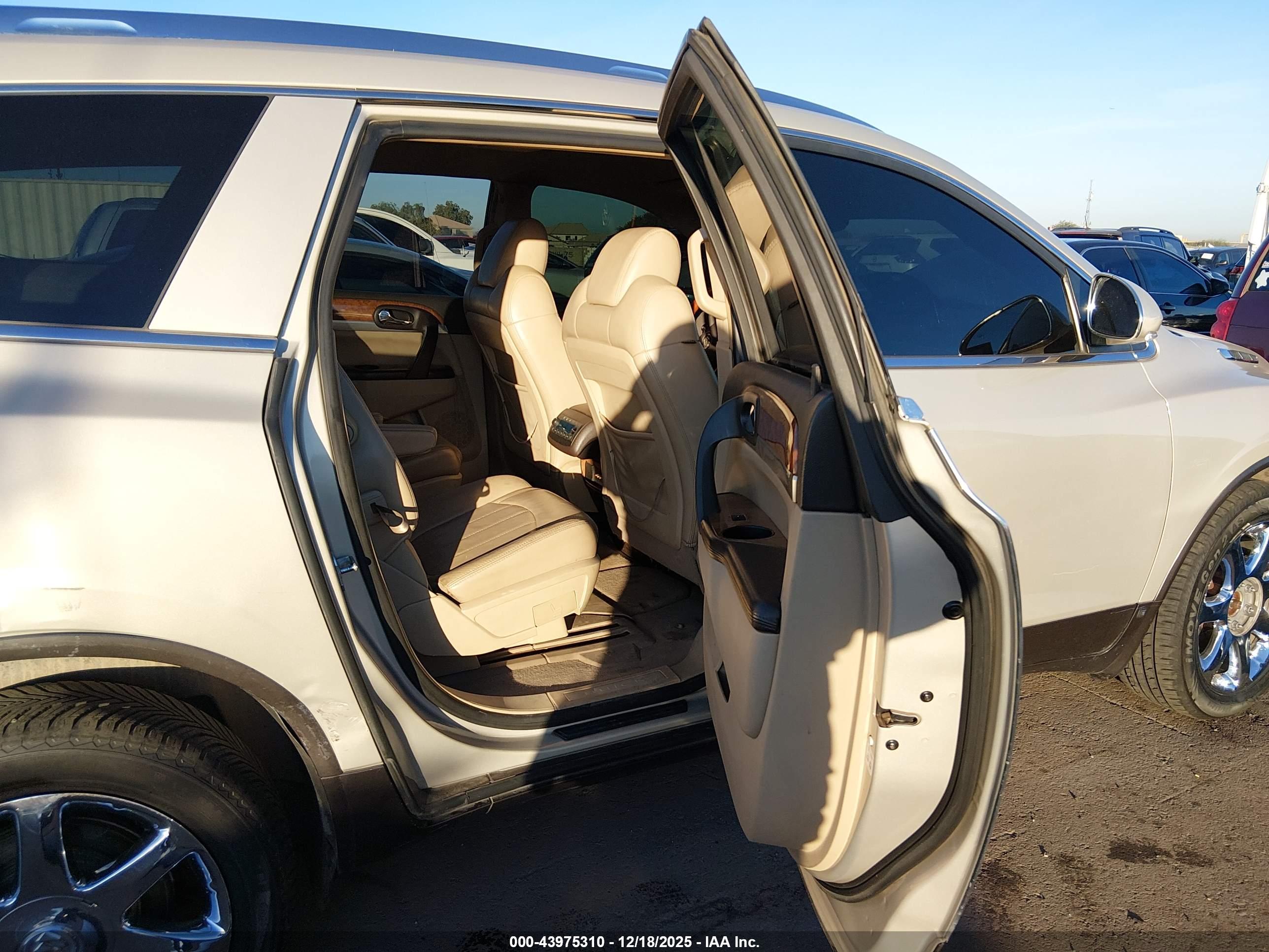 BUICK ENCLAVE image 8