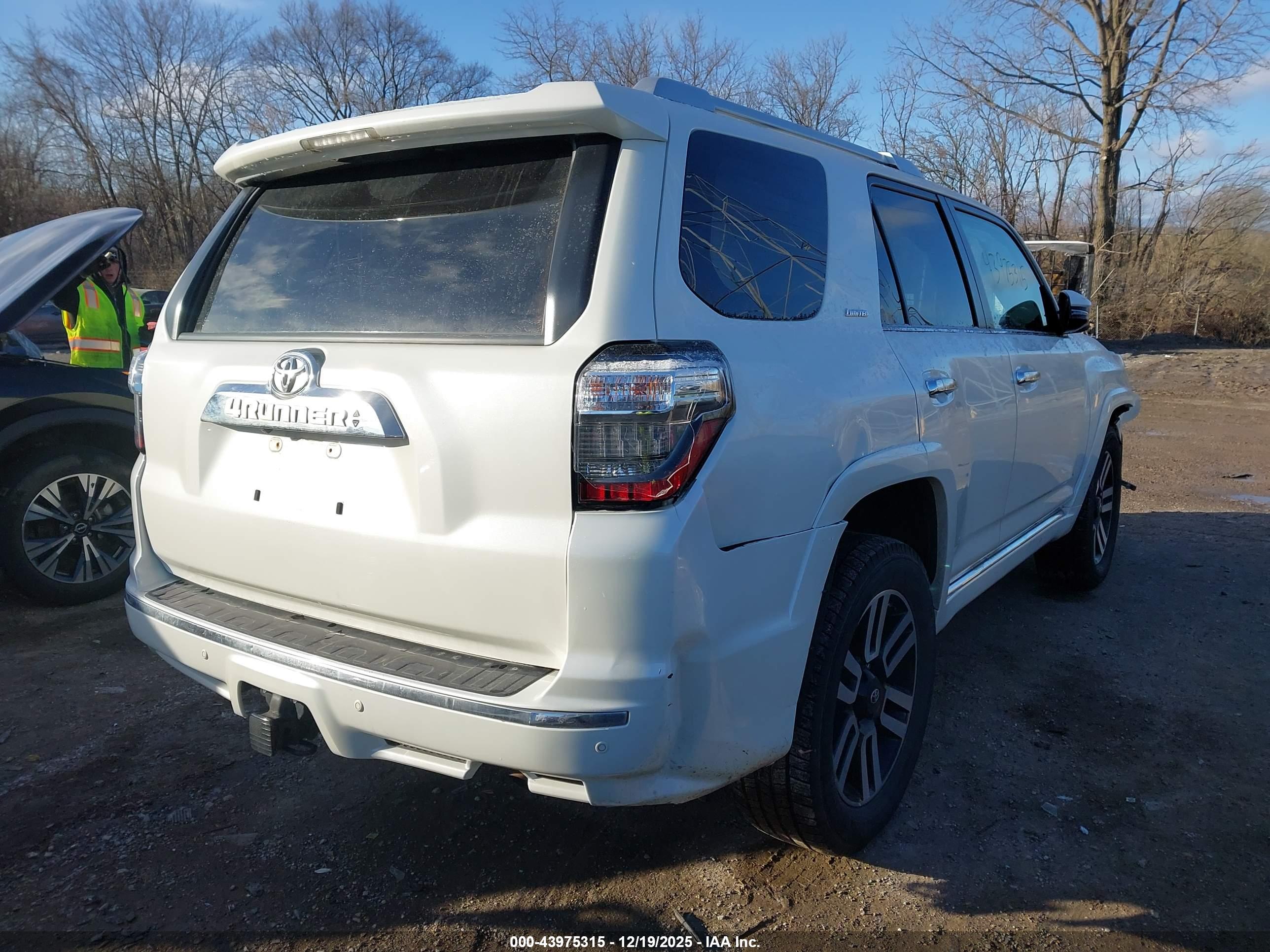 TOYOTA 4RUNNER image 4