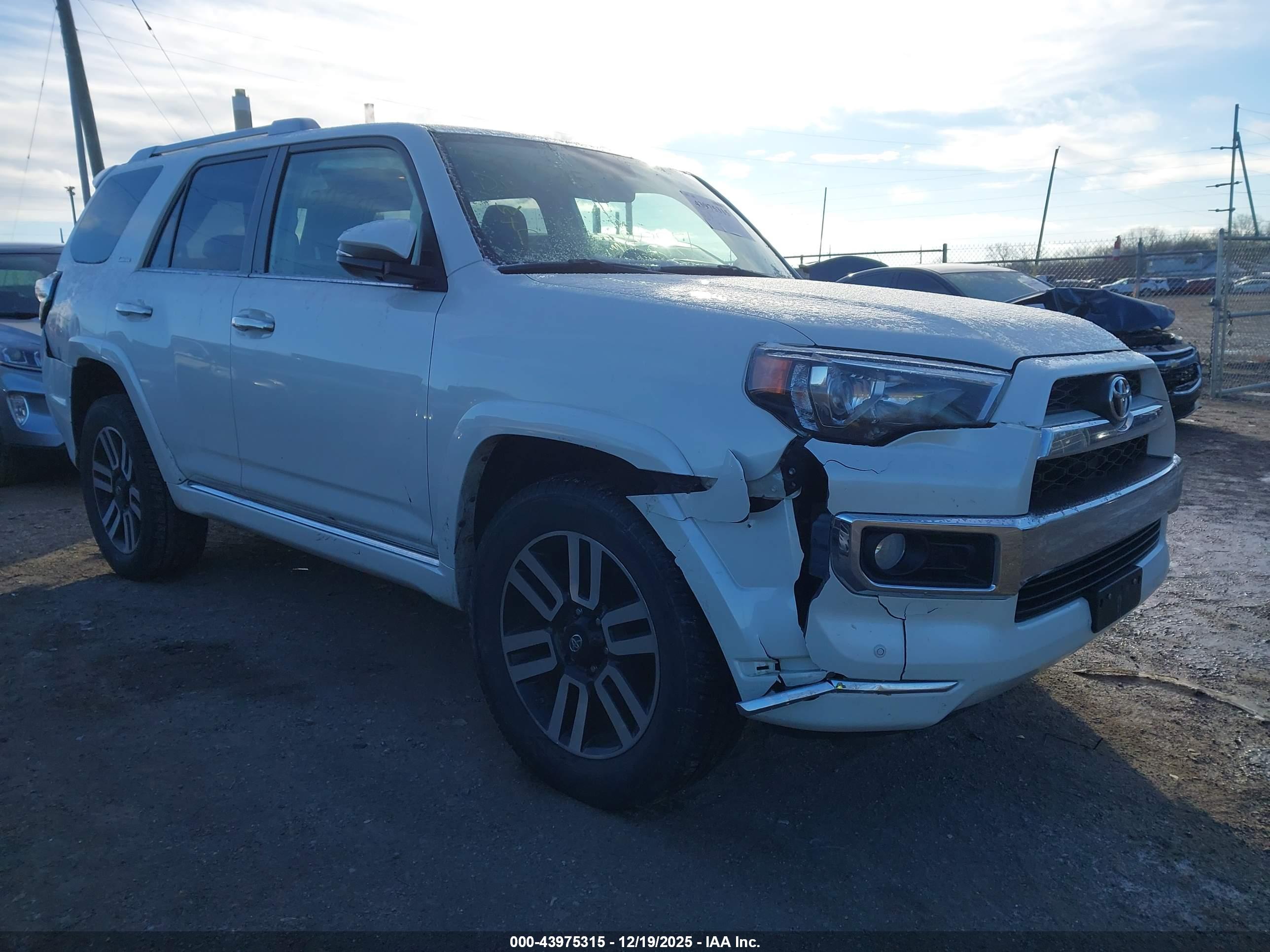 TOYOTA 4RUNNER image 6