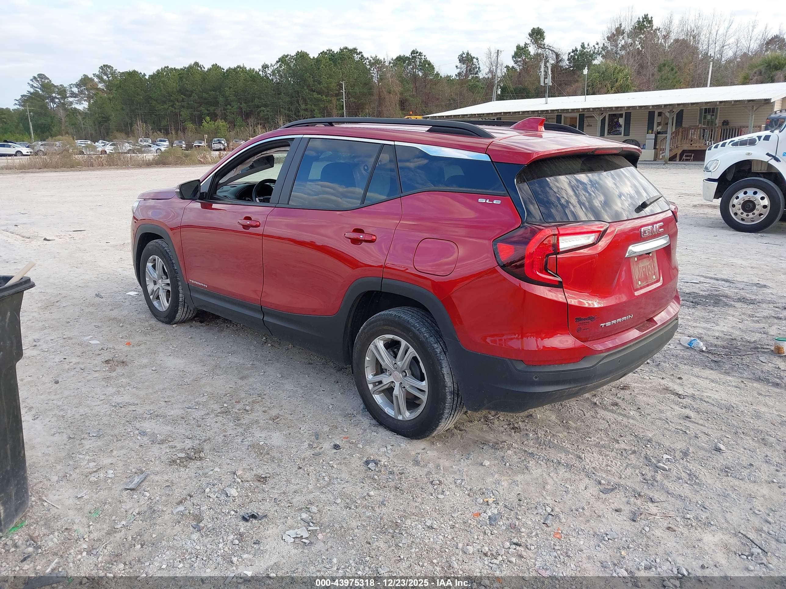 GMC TERRAIN image 3