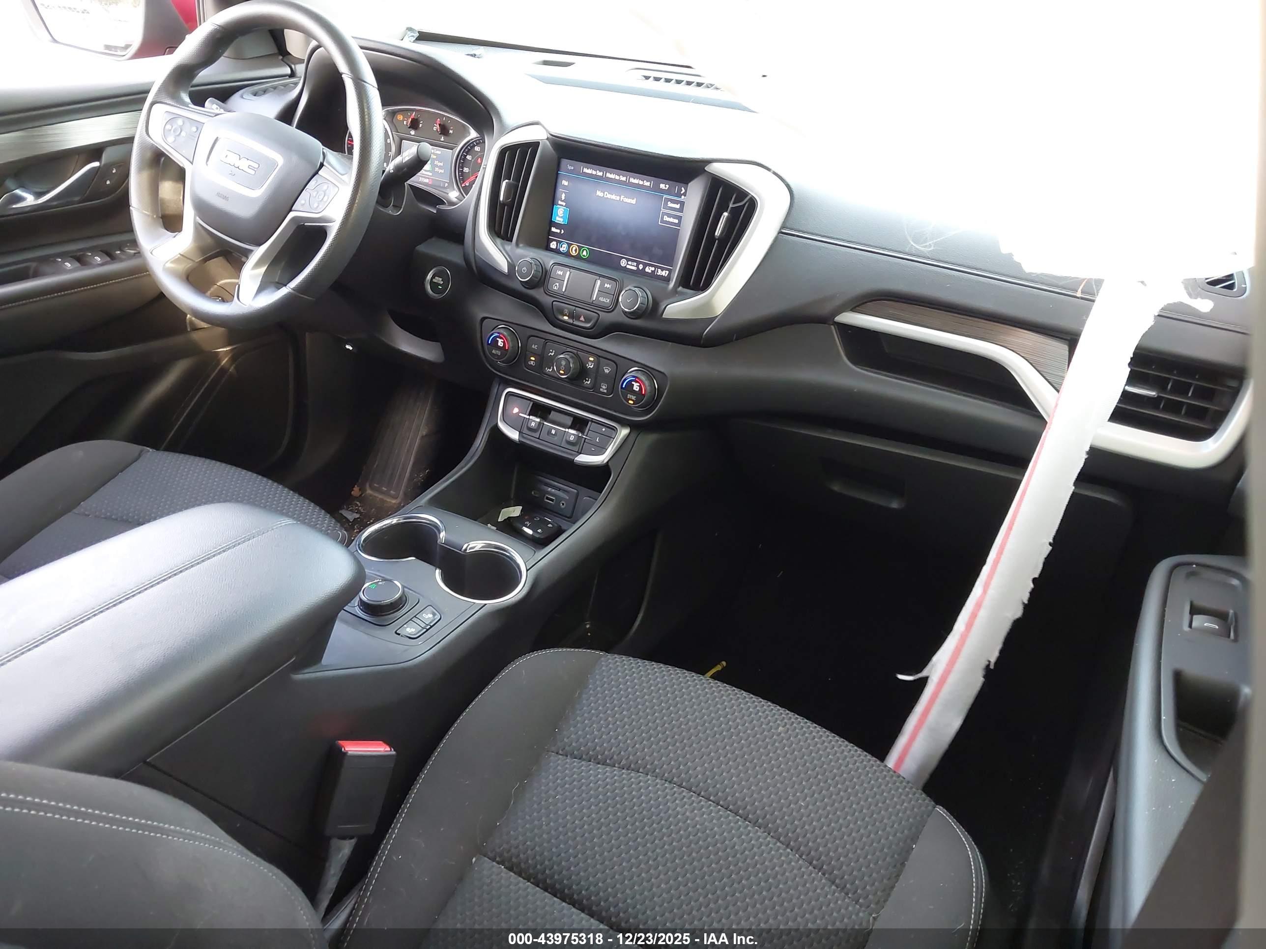 GMC TERRAIN image 5