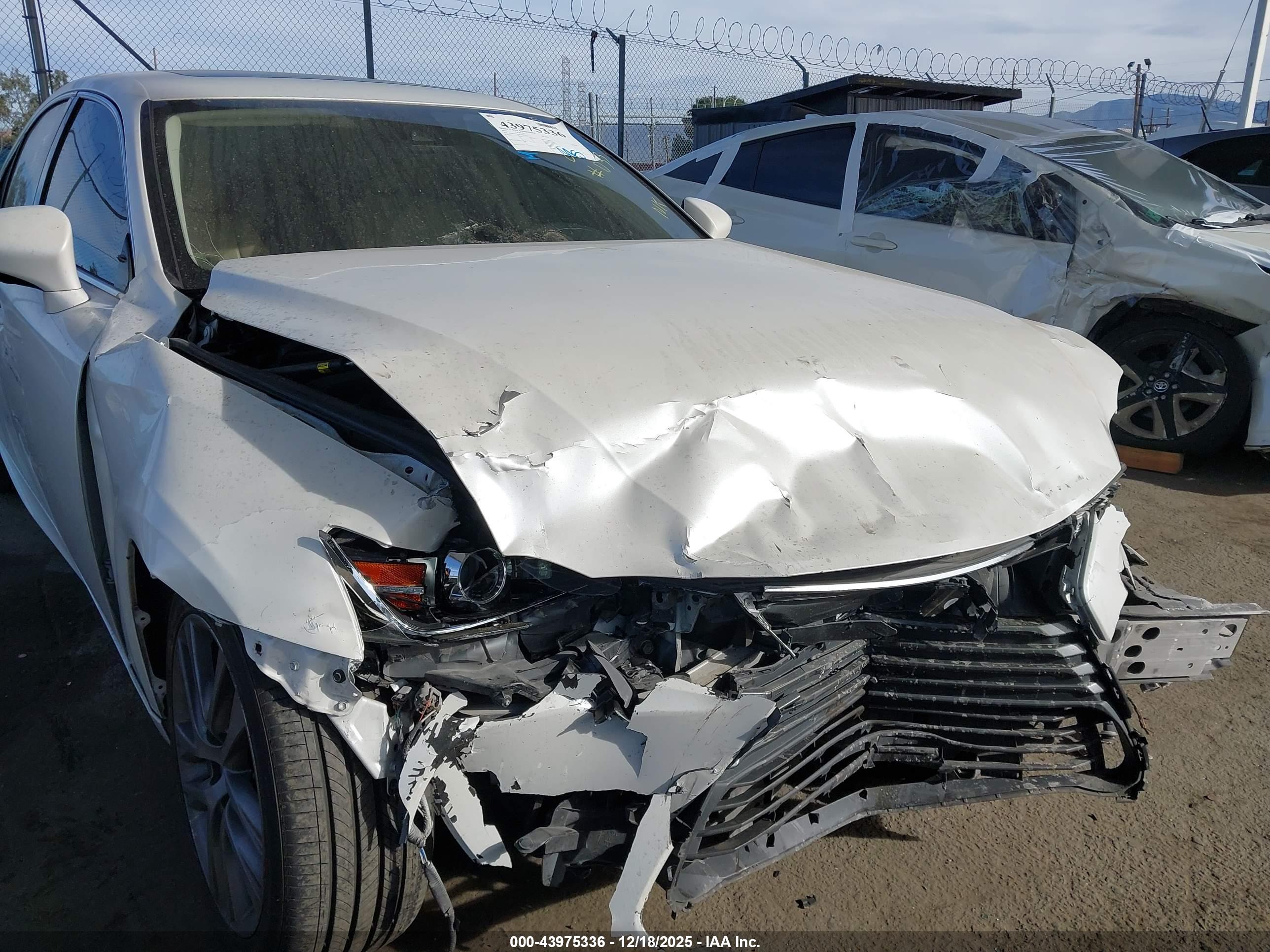 LEXUS IS image 6