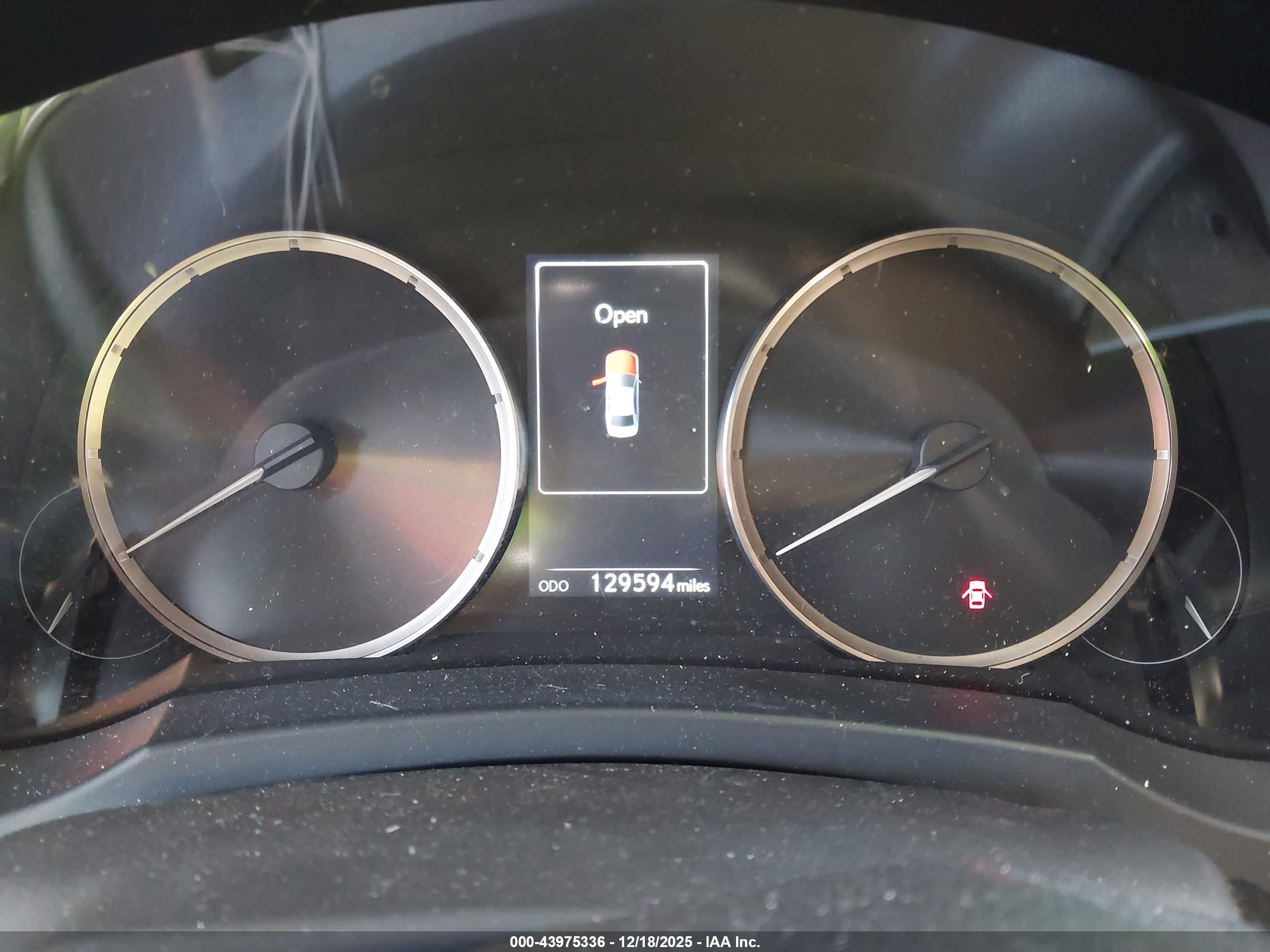 LEXUS IS image 7