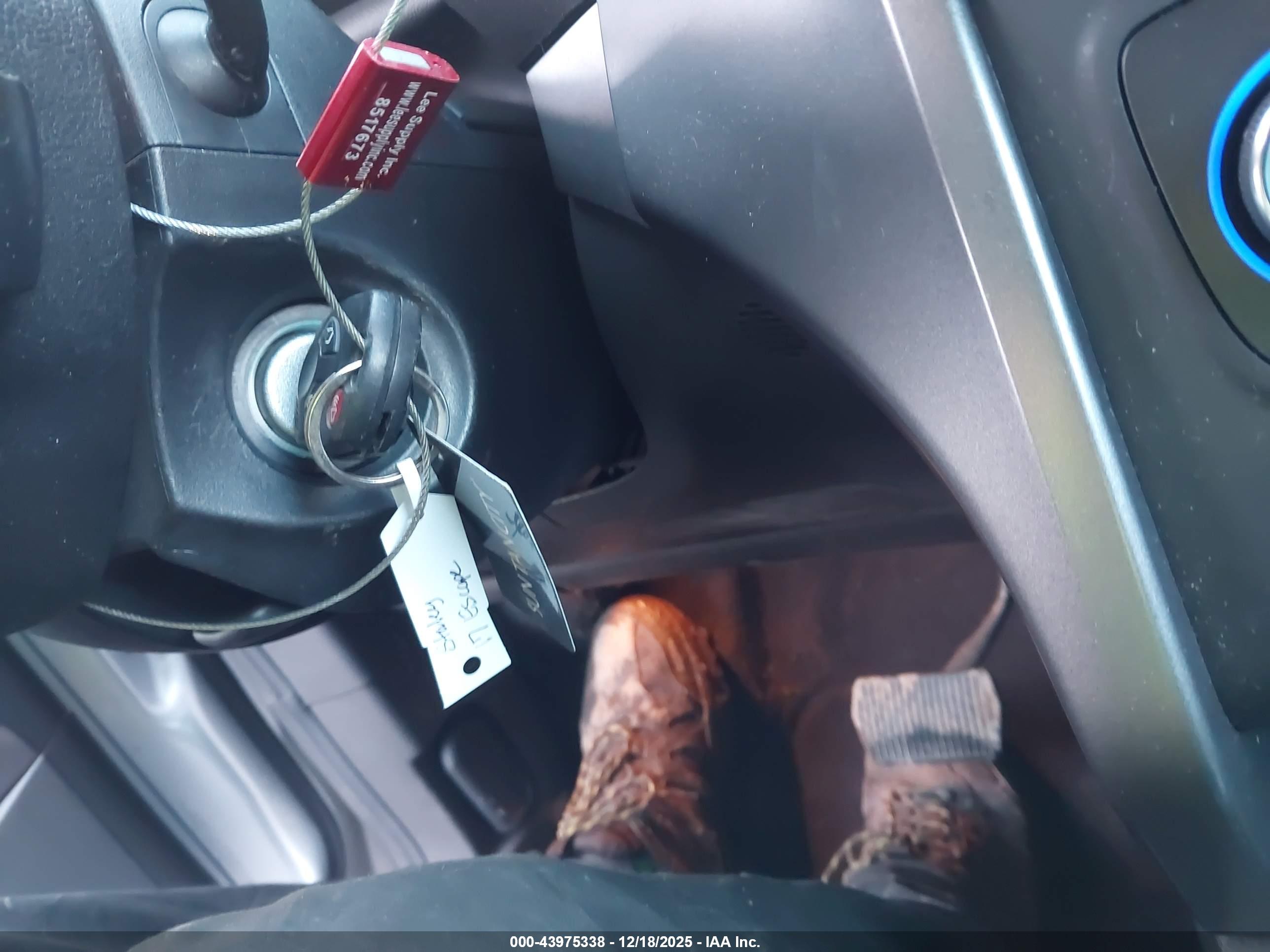 FORD ESCAPE image 11