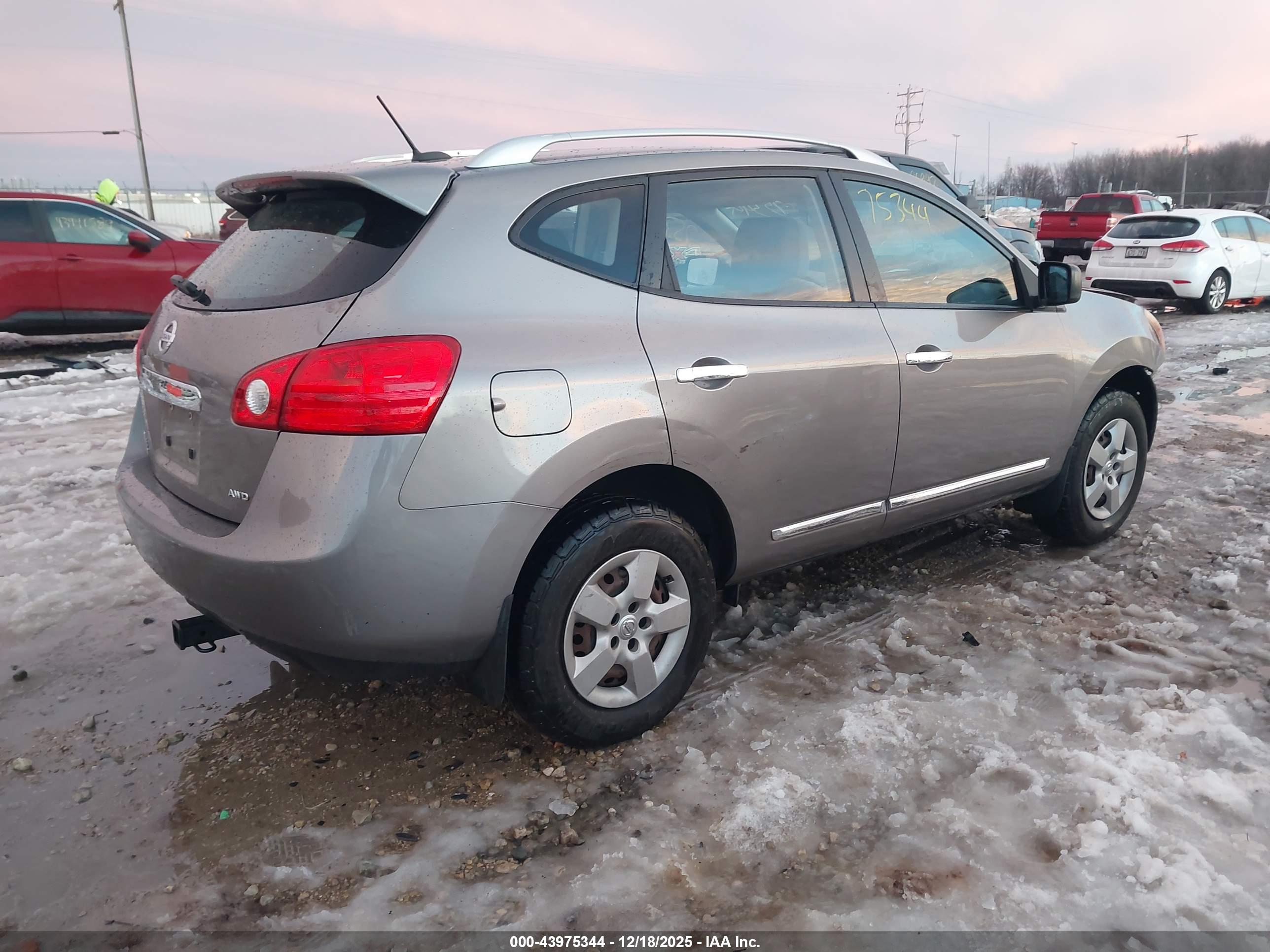 NISSAN ROGUE image 4