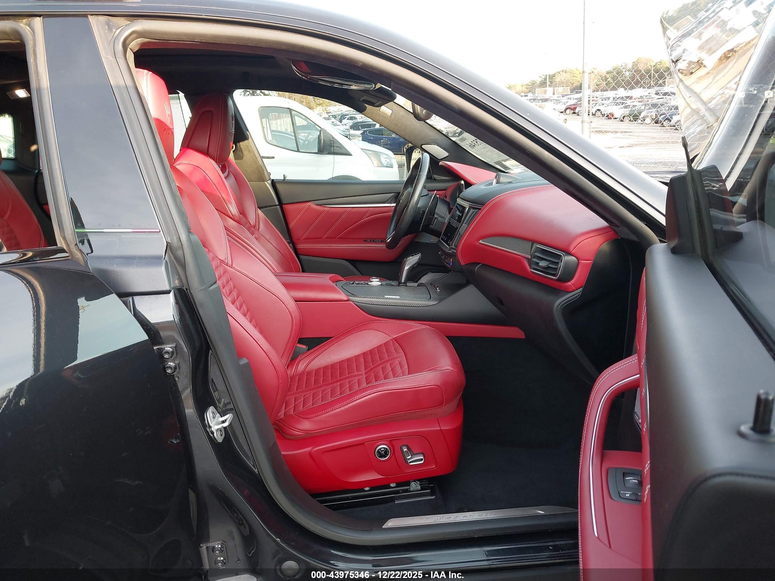 MASERATI LEVANTE image 5