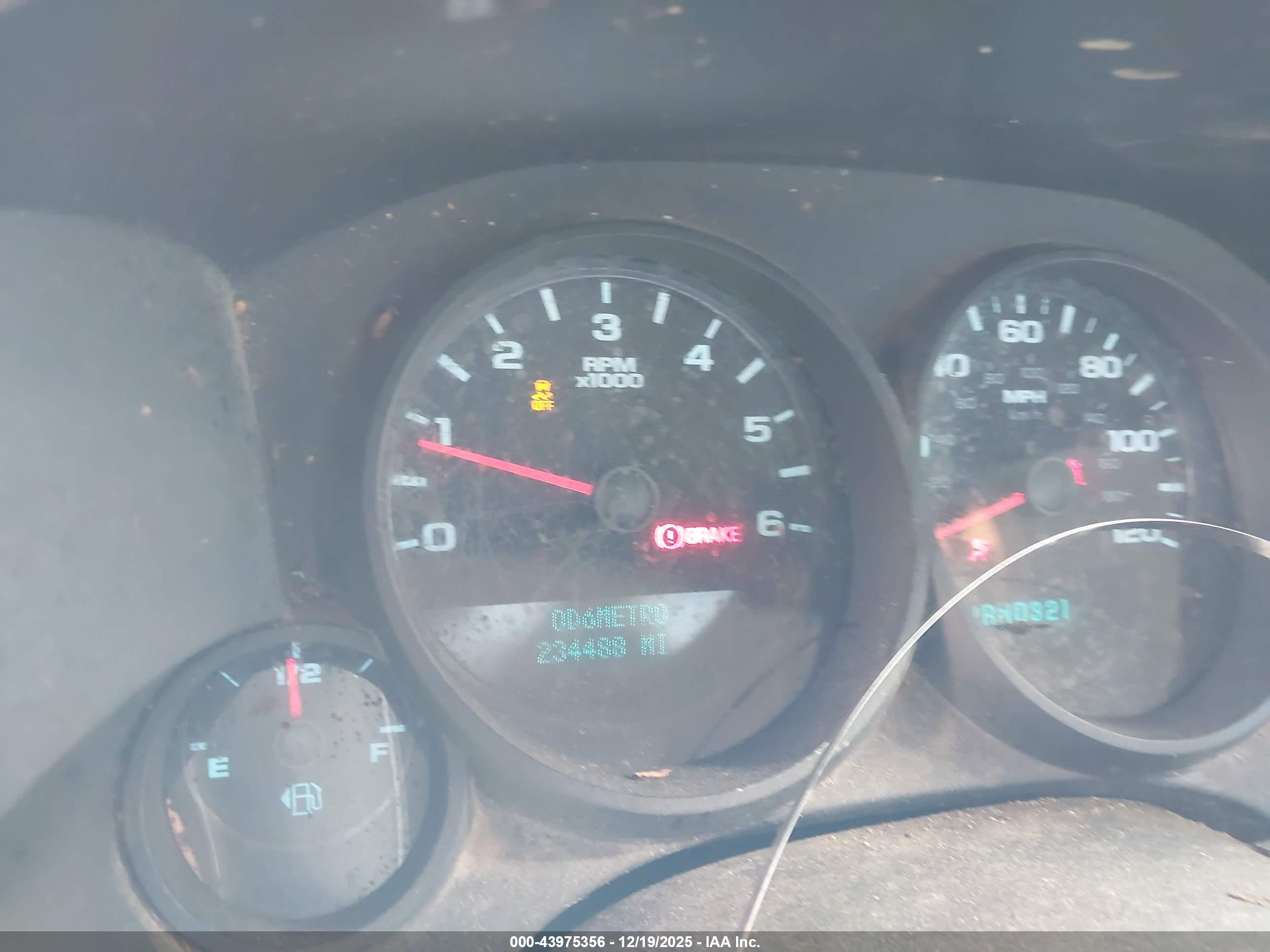 CHEVROLET SILVERADO image 7