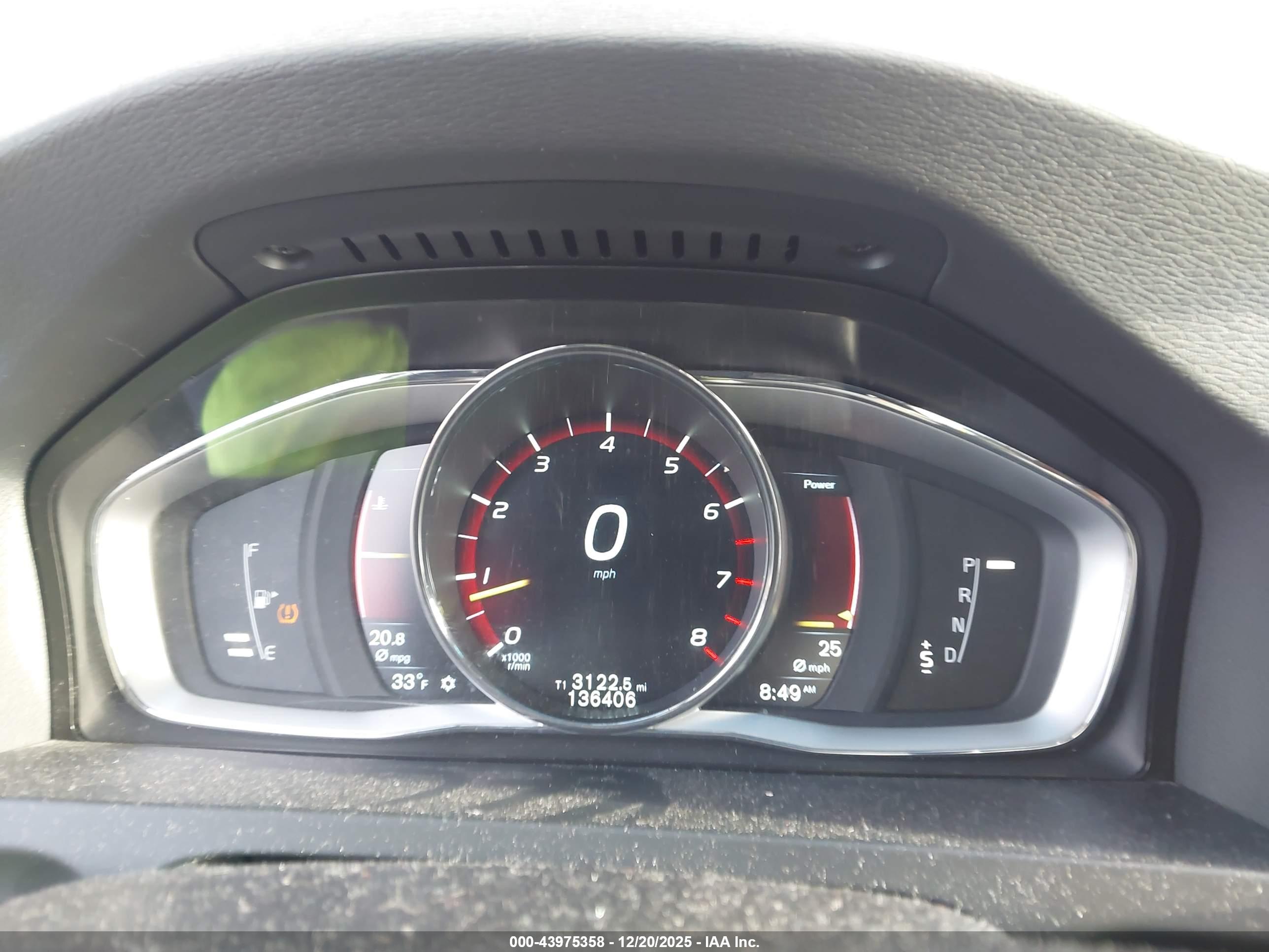 VOLVO S60 image 7