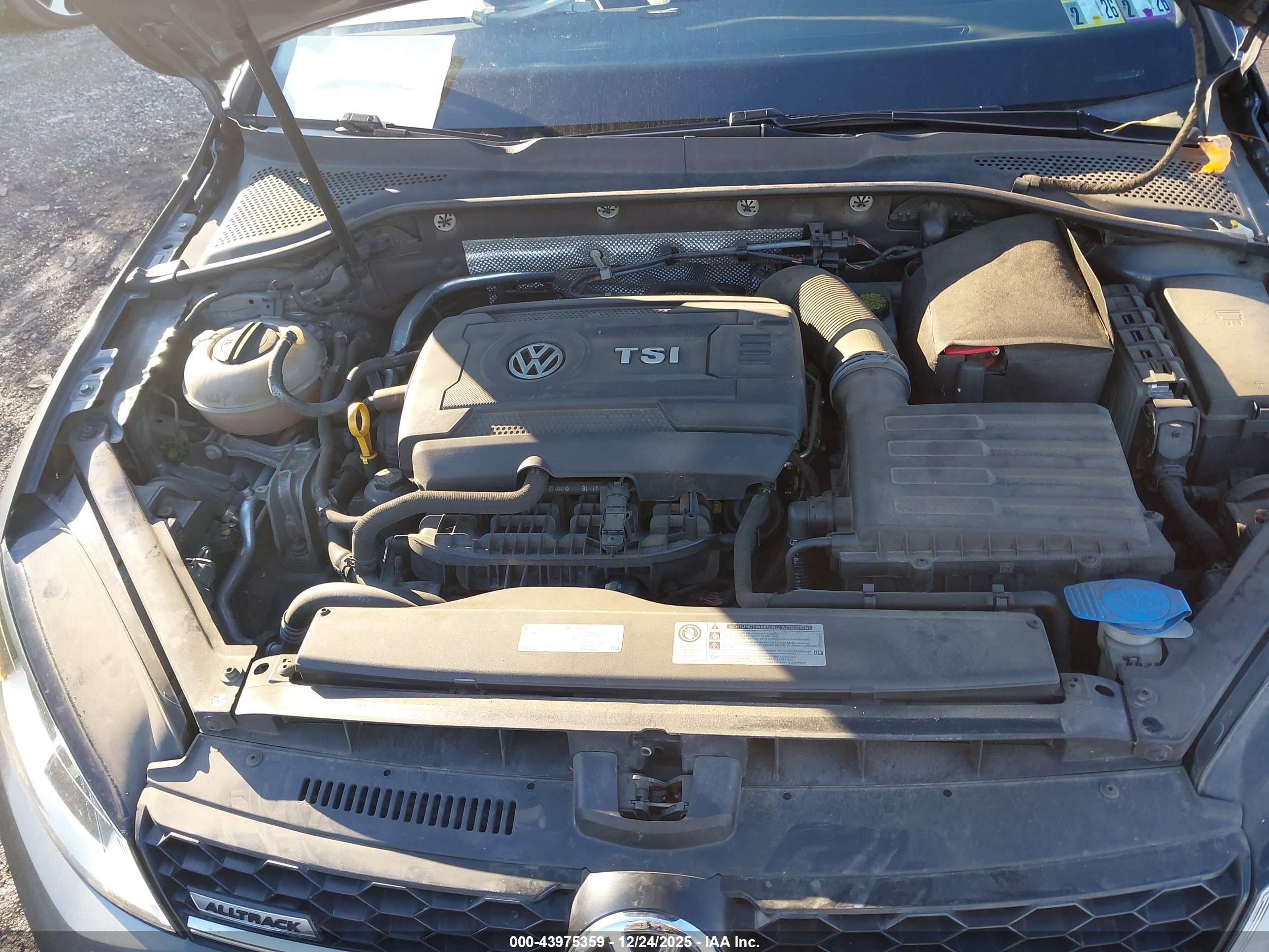 VOLKSWAGEN GOLF image 10