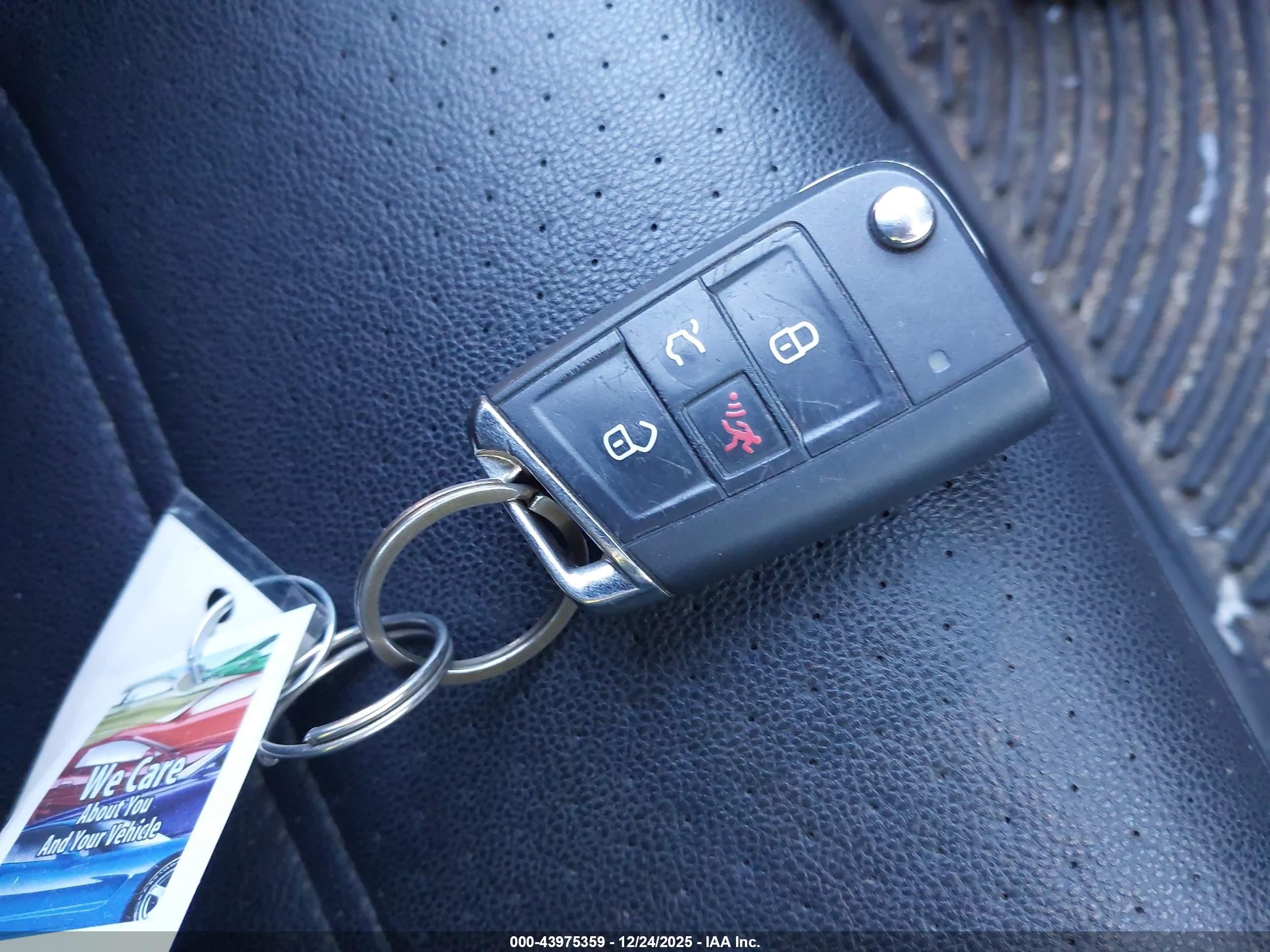 VOLKSWAGEN GOLF image 11
