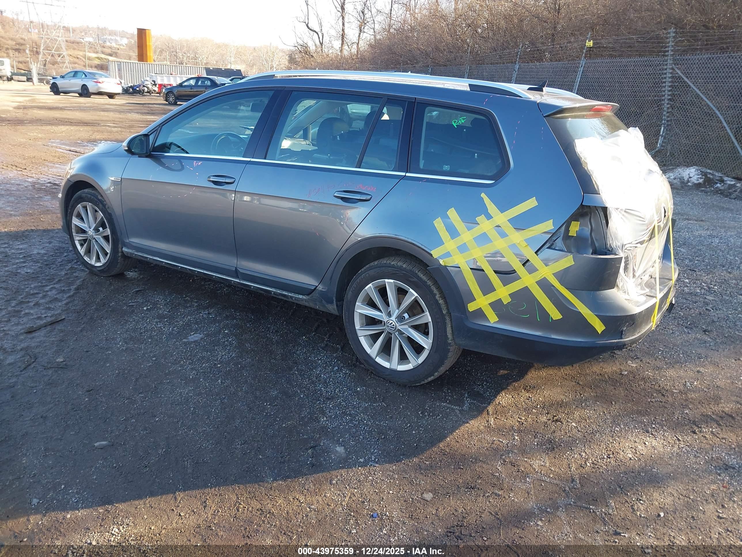 VOLKSWAGEN GOLF image 3