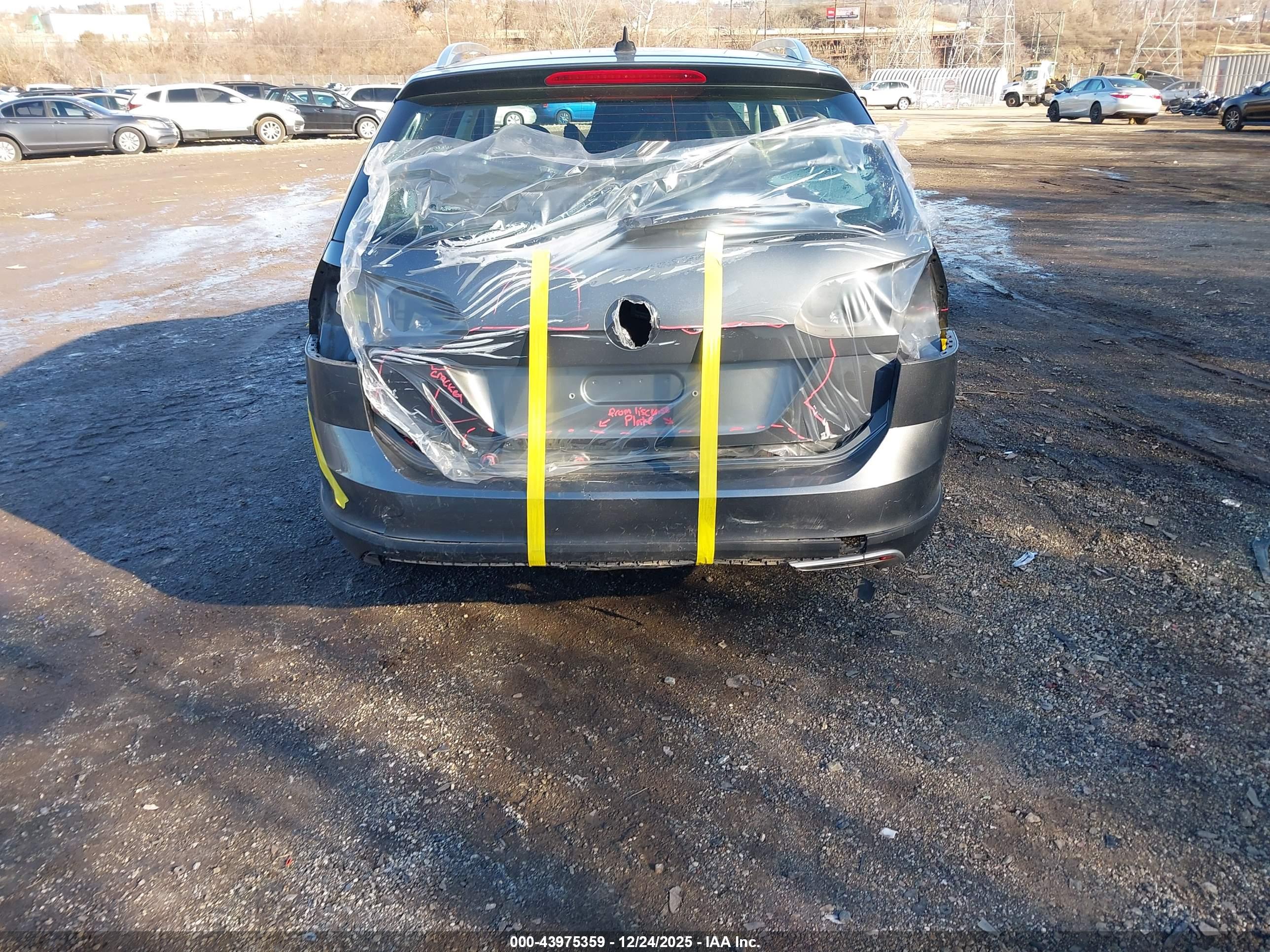 VOLKSWAGEN GOLF image 6