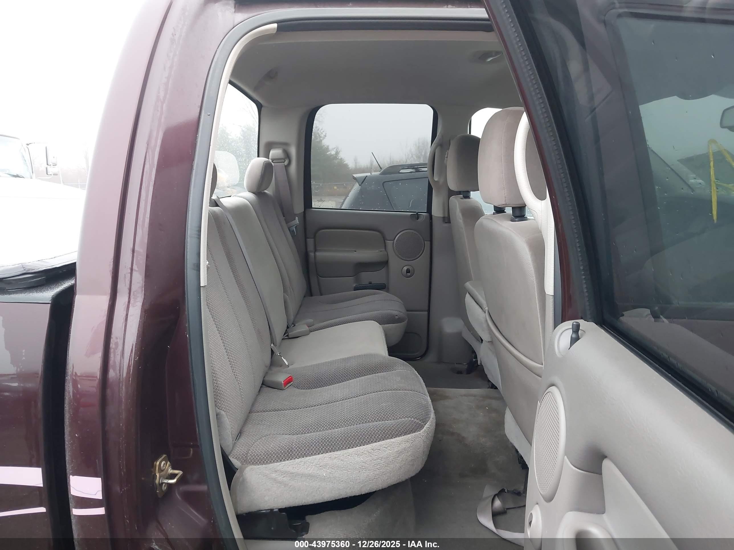 DODGE RAM image 8