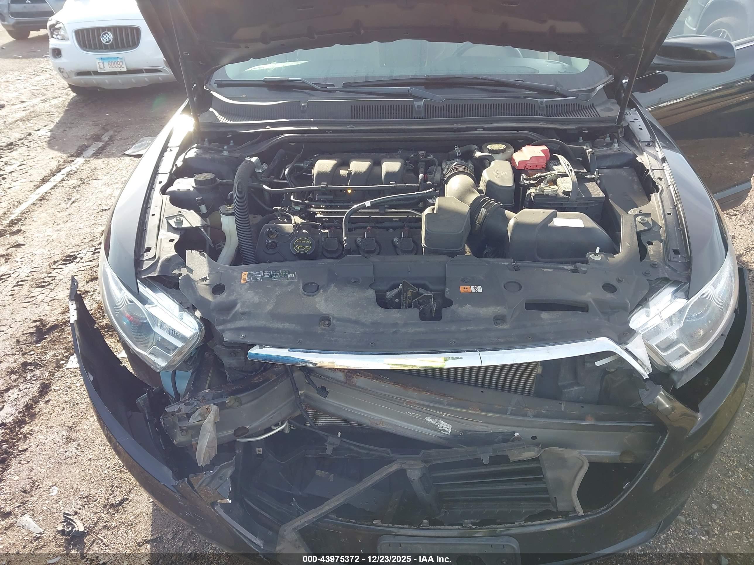FORD TAURUS image 10