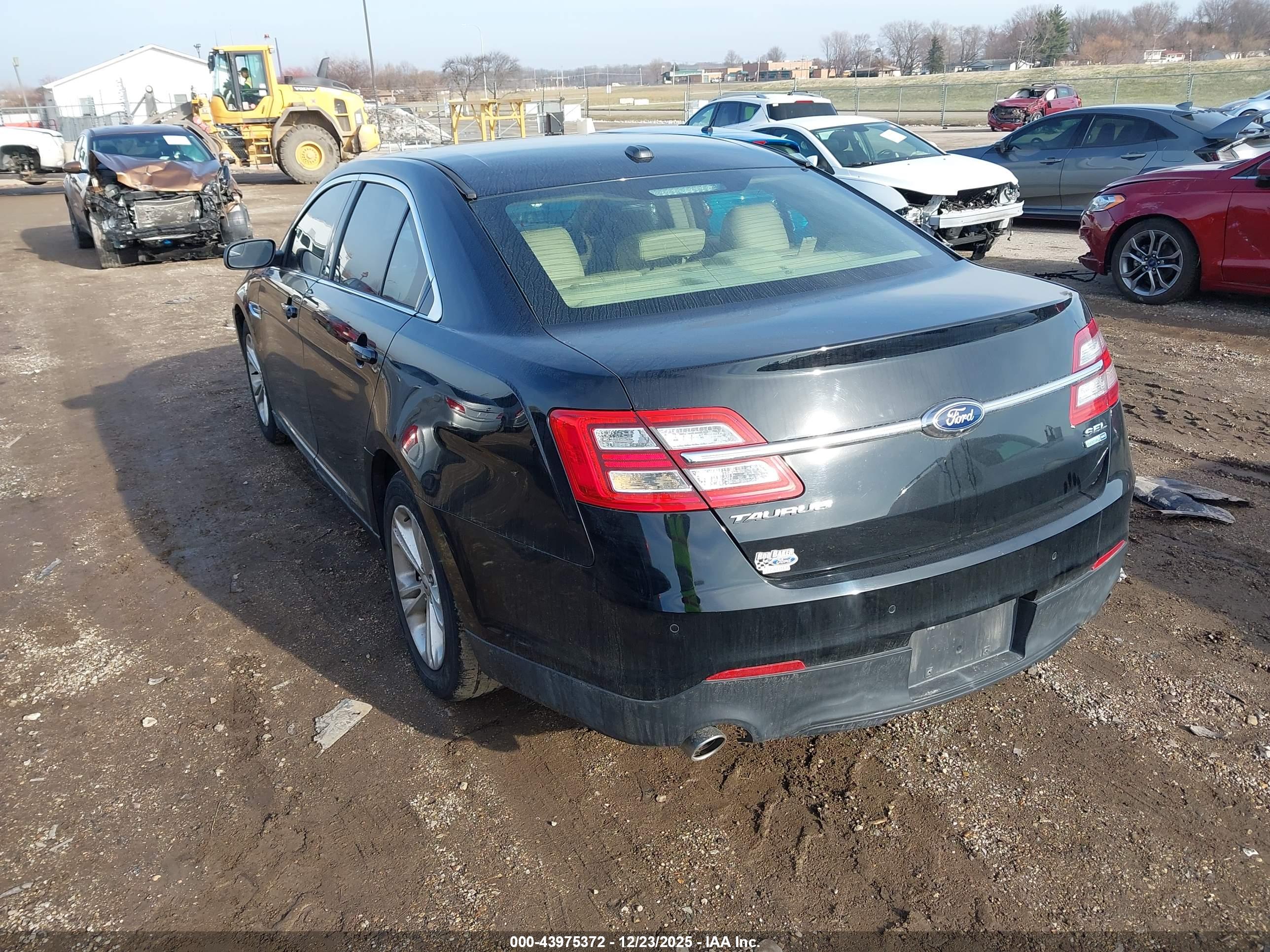 FORD TAURUS image 3