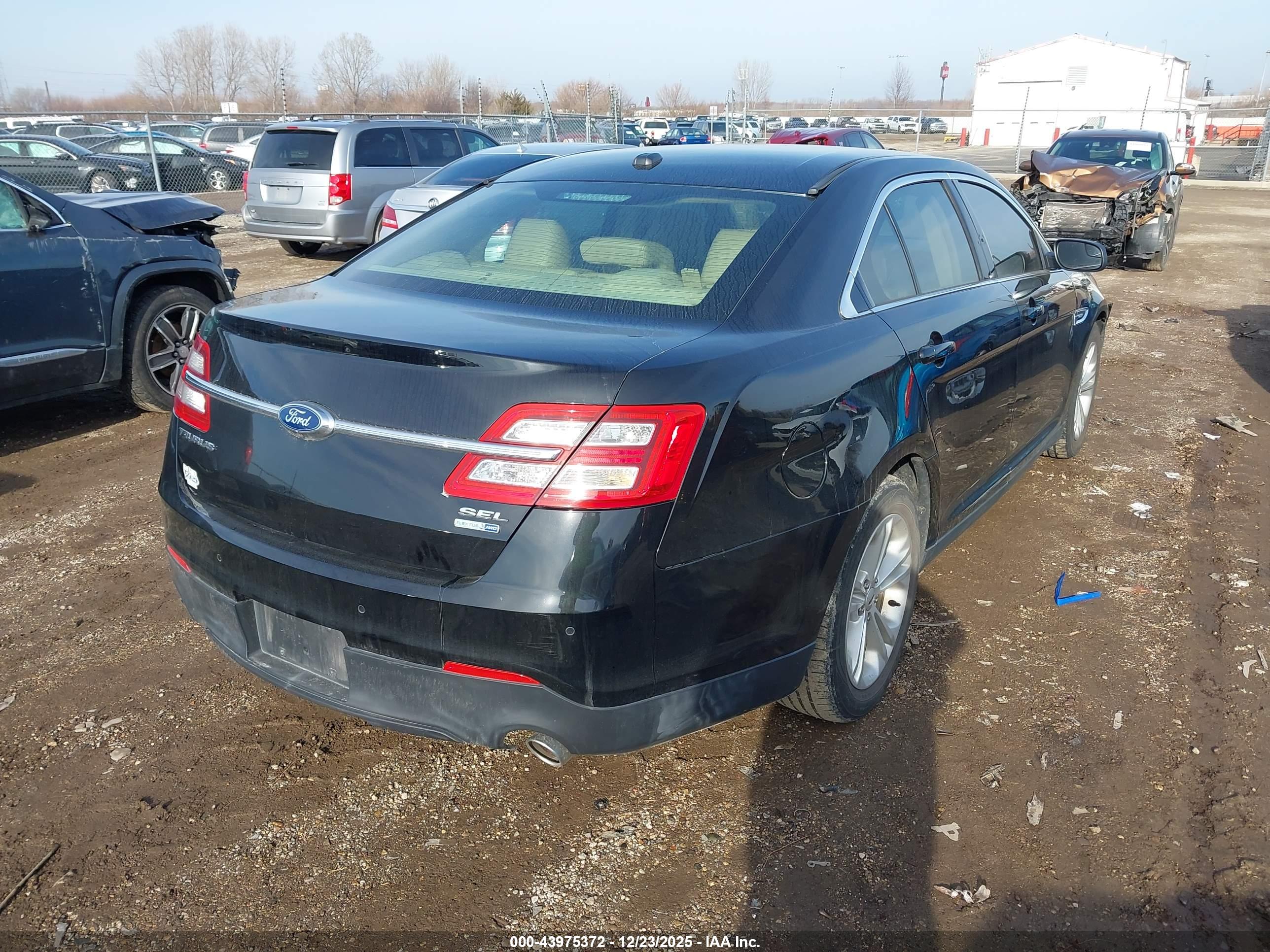 FORD TAURUS image 4