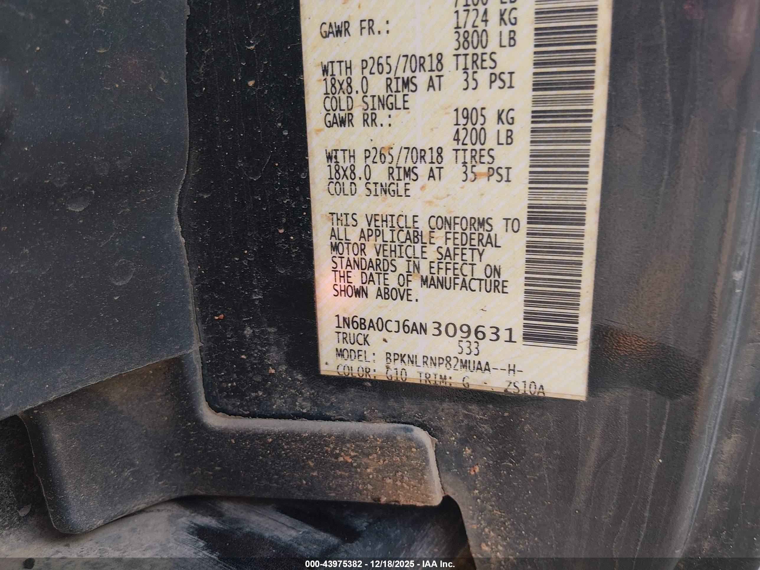 NISSAN TITAN image 9