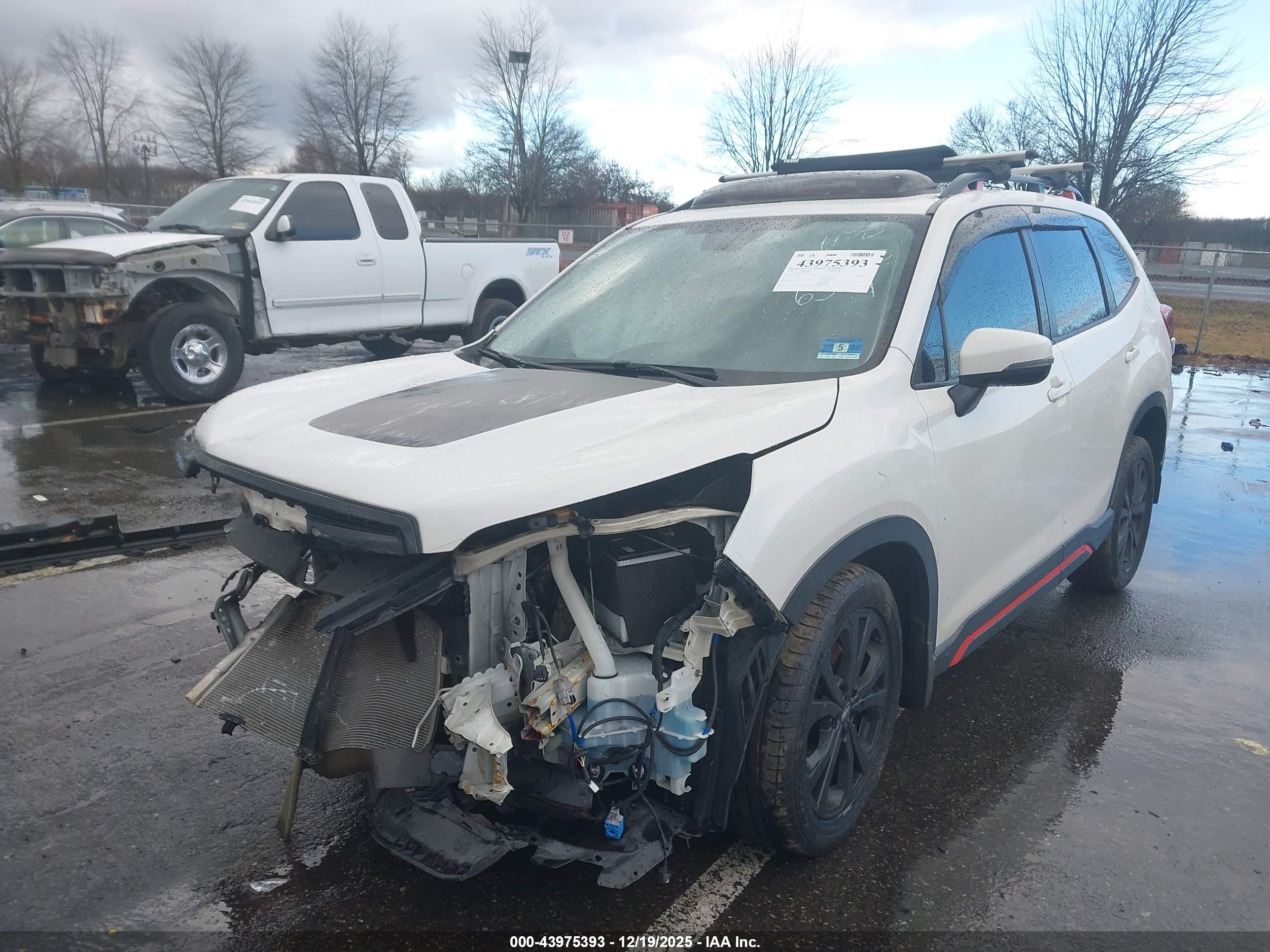 SUBARU FORESTER image 2