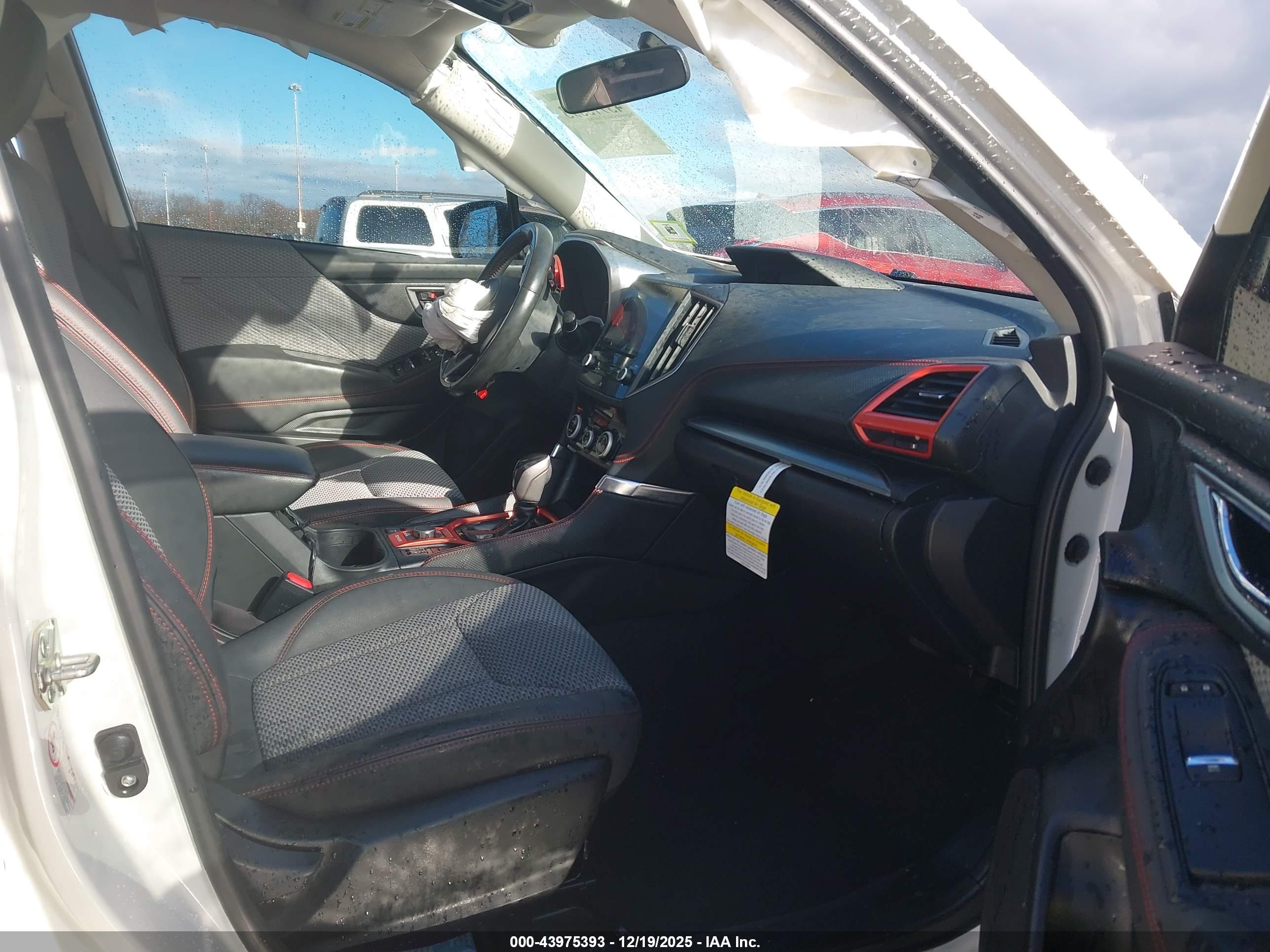 SUBARU FORESTER image 5