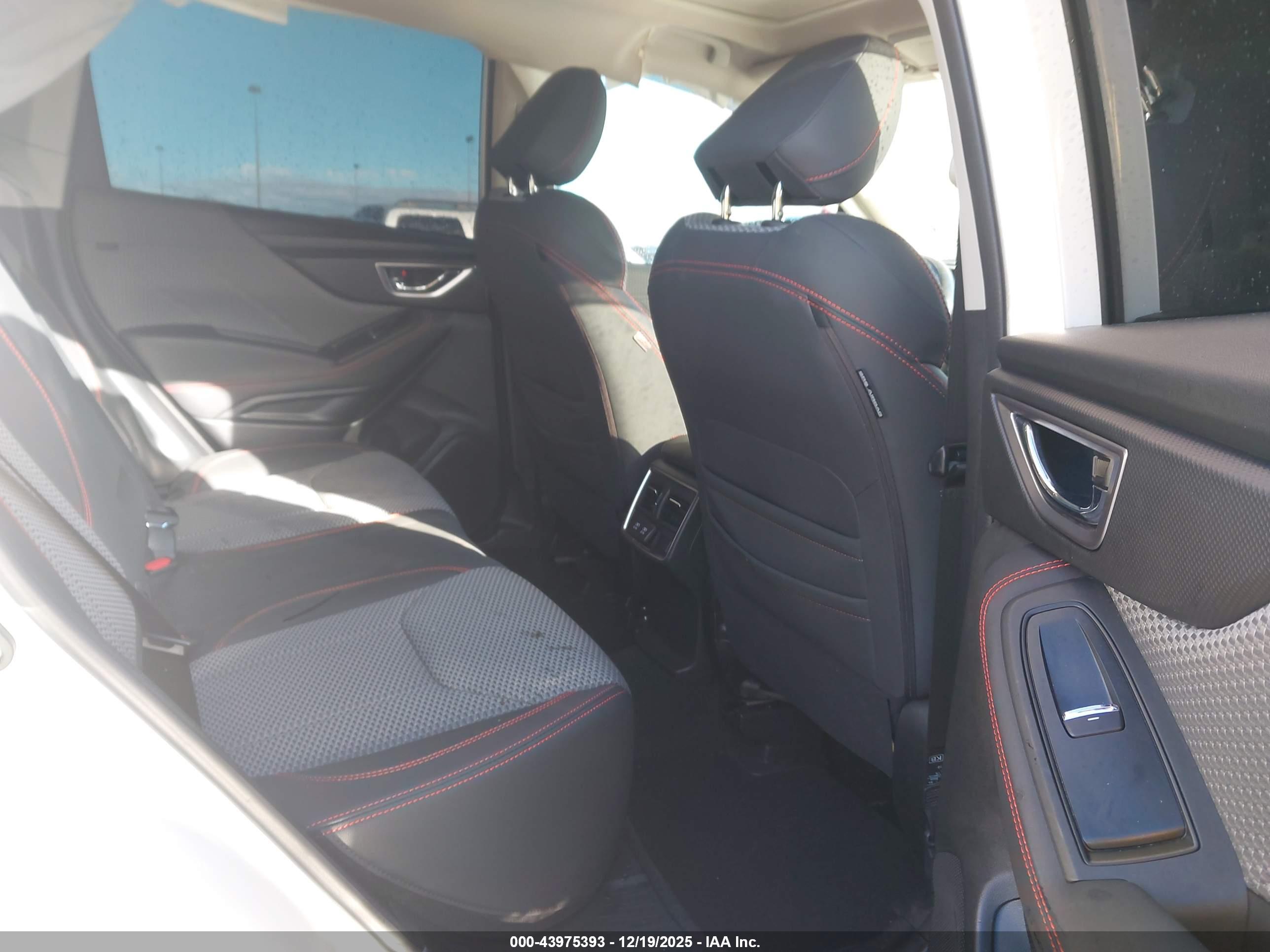 SUBARU FORESTER image 8