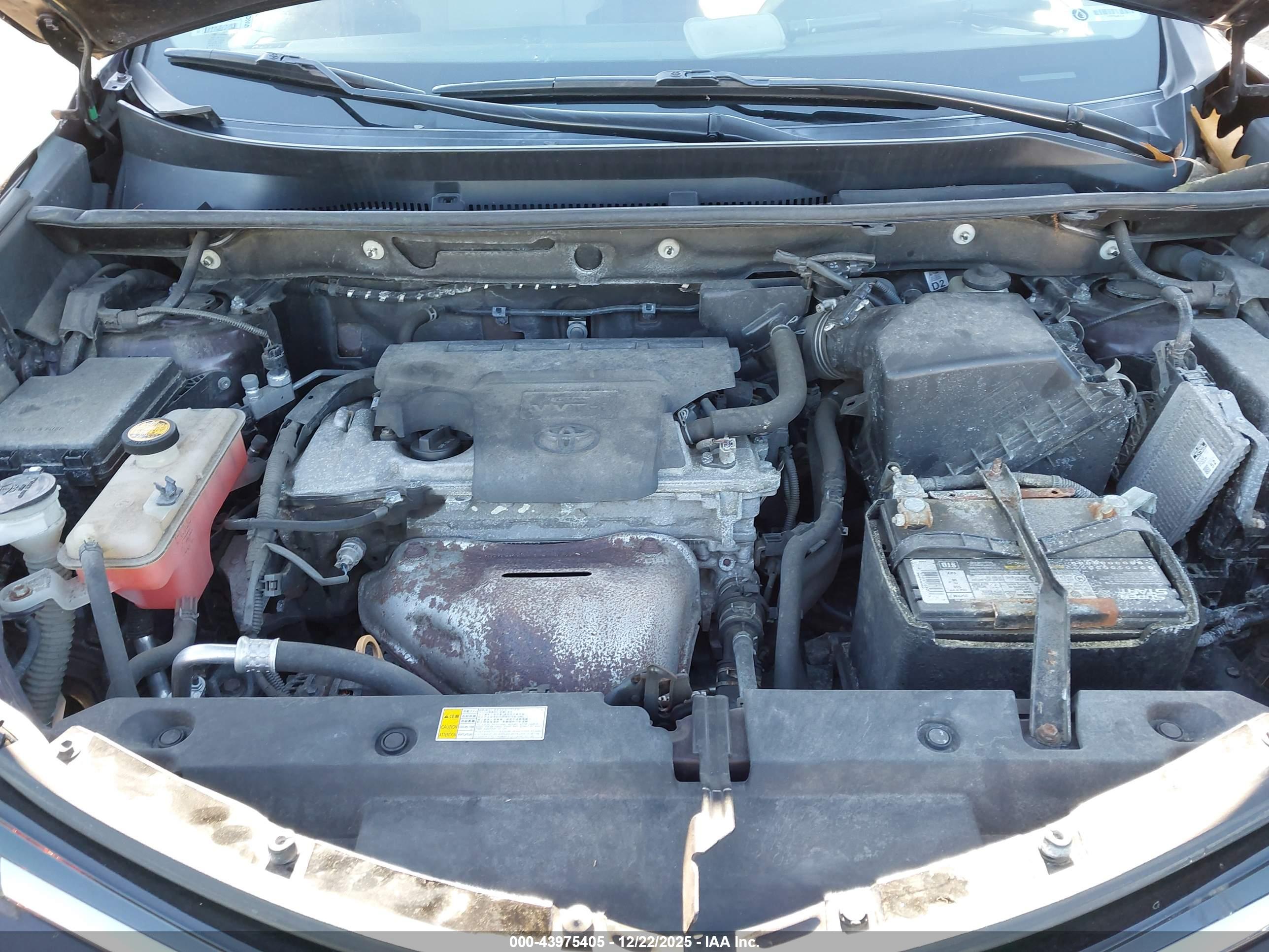 TOYOTA RAV4 image 10