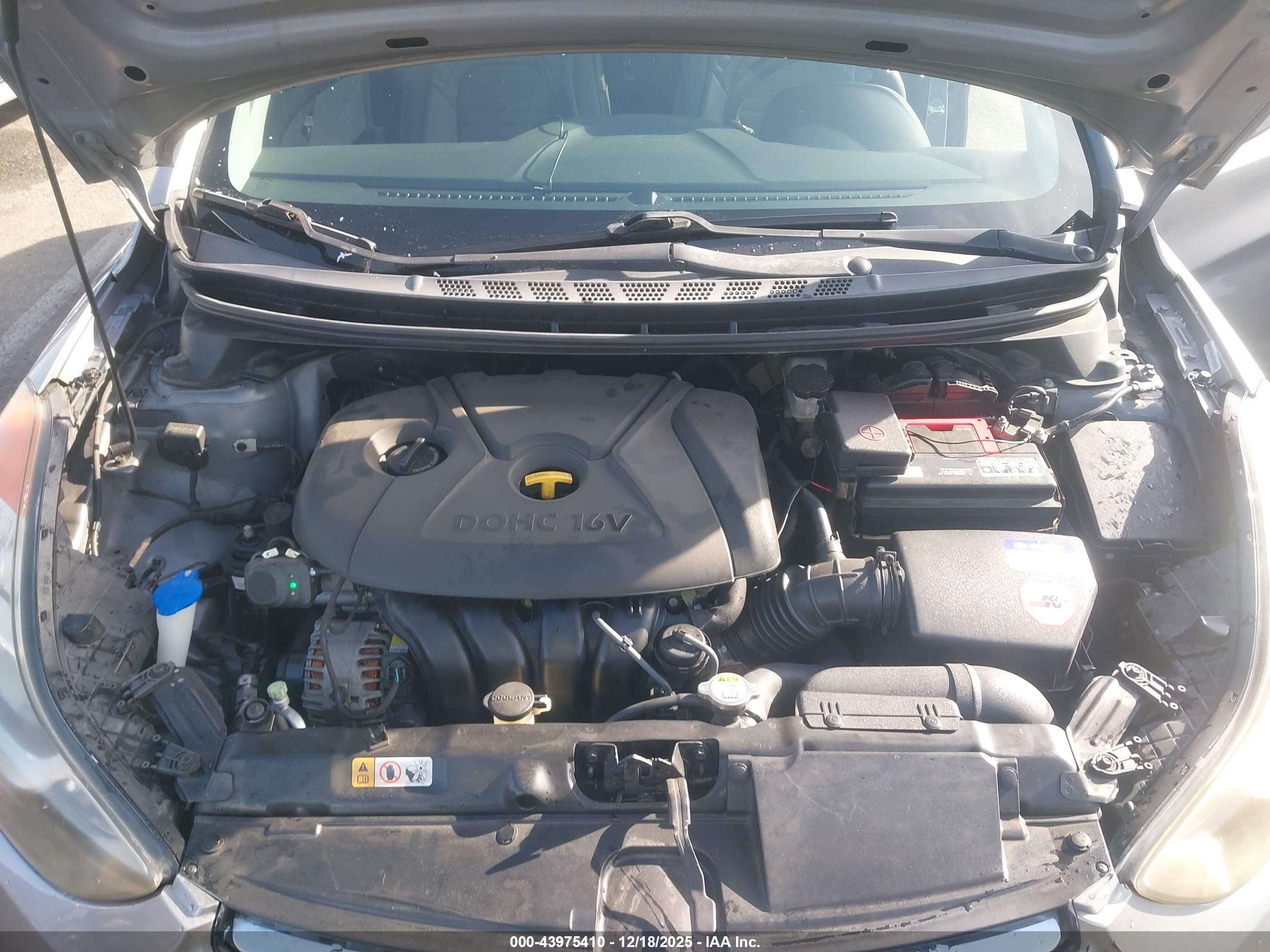 HYUNDAI ELANTRA image 10