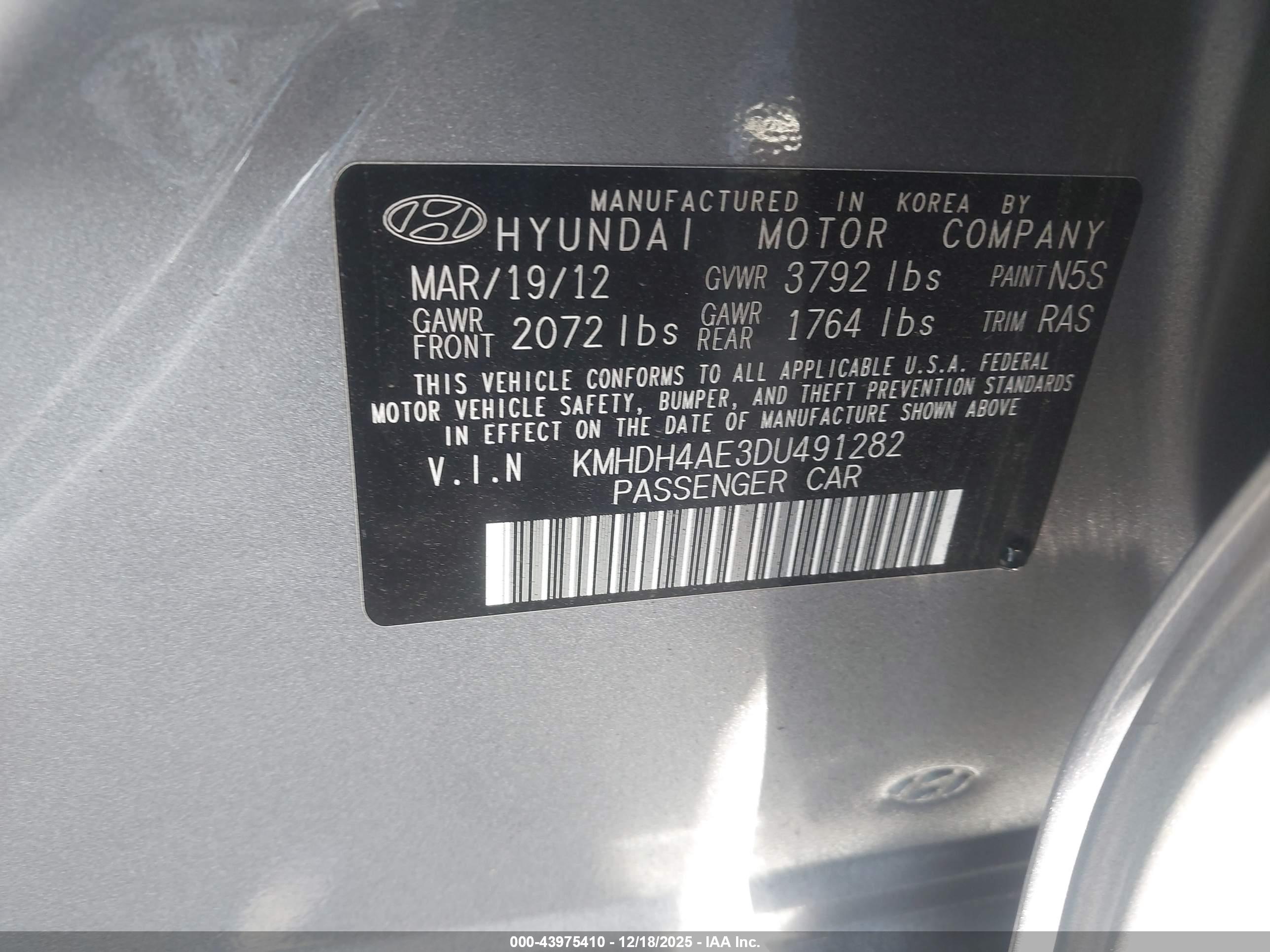 HYUNDAI ELANTRA image 9