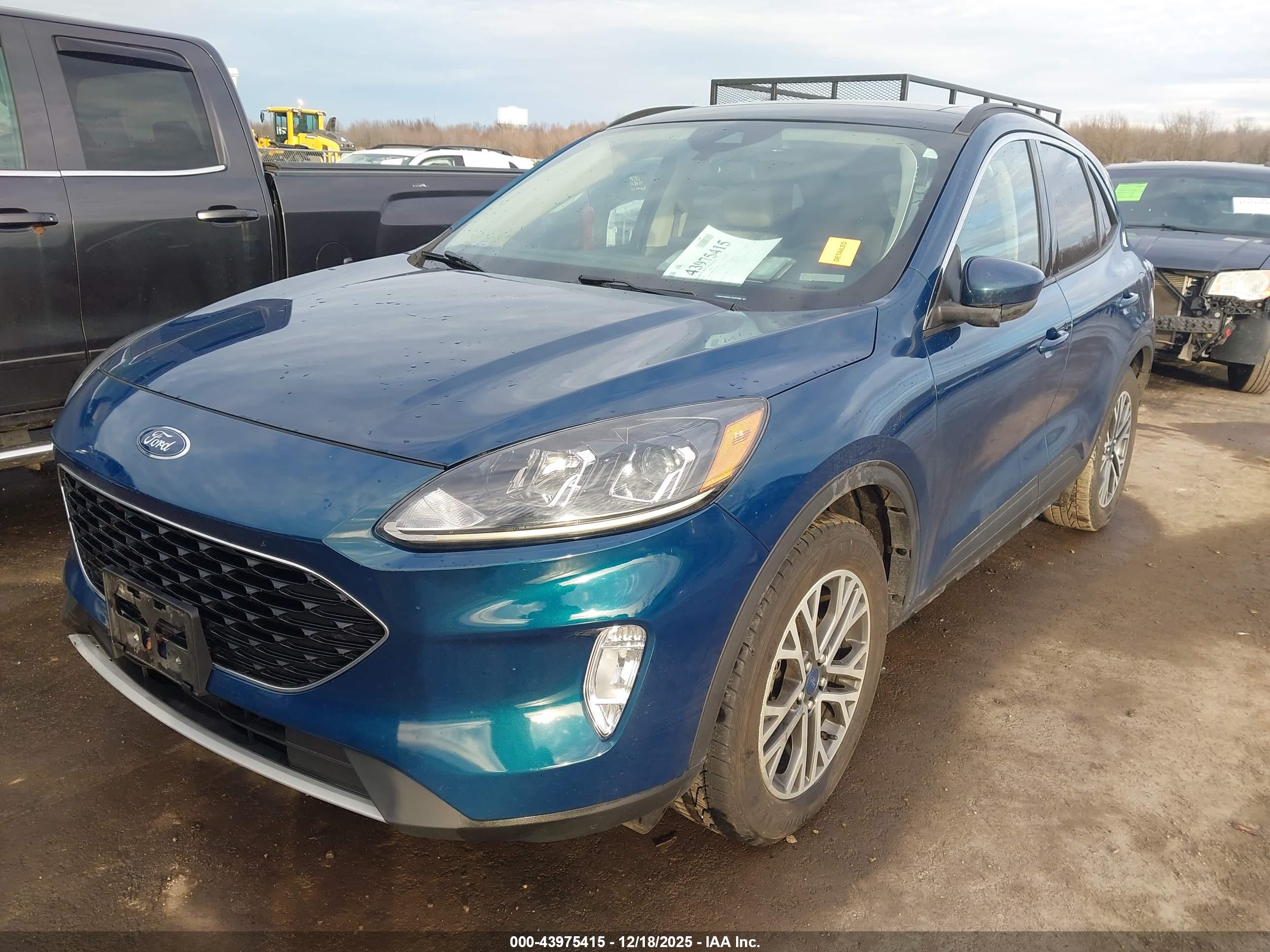 FORD ESCAPE image 2