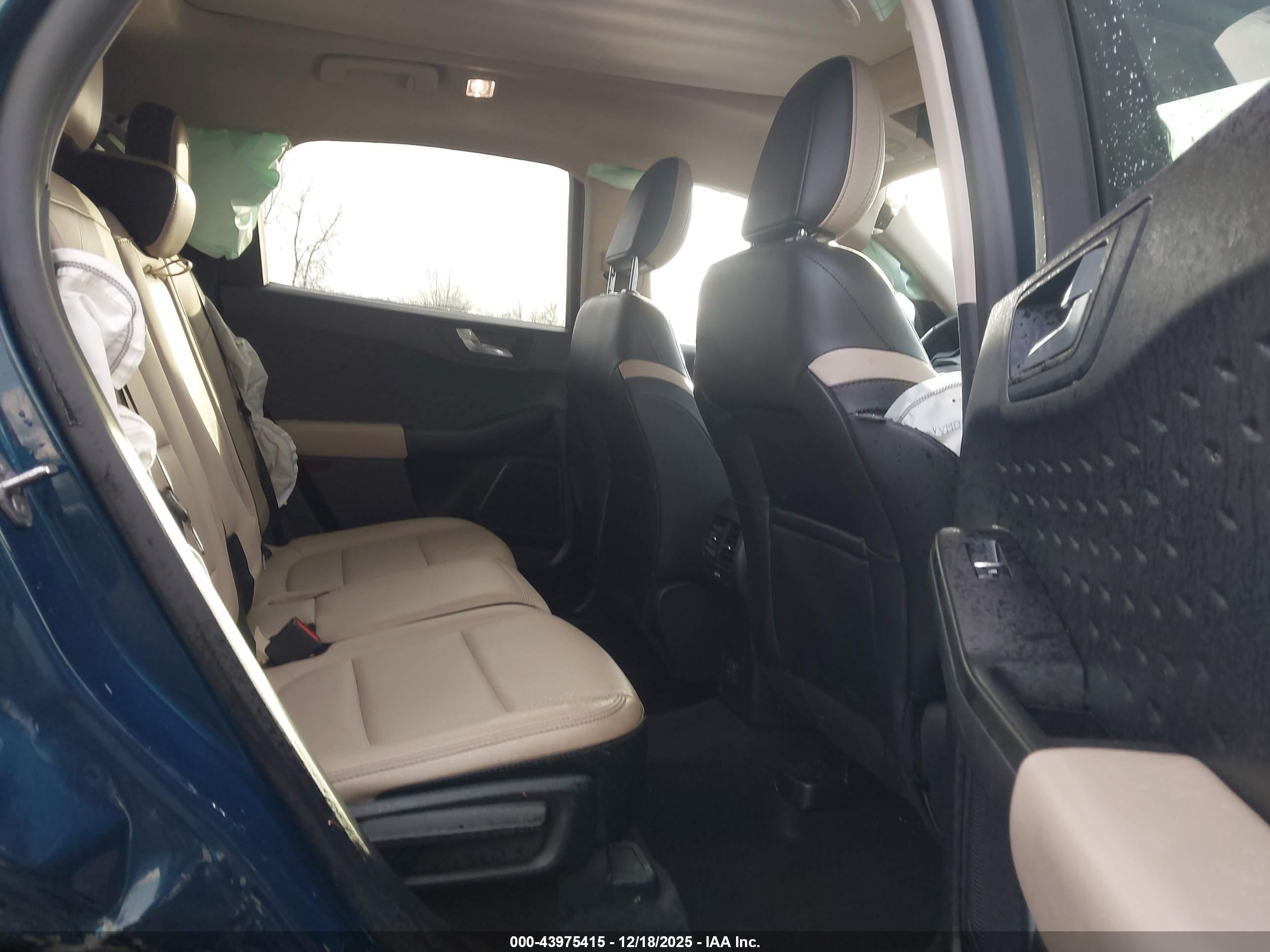 FORD ESCAPE image 8