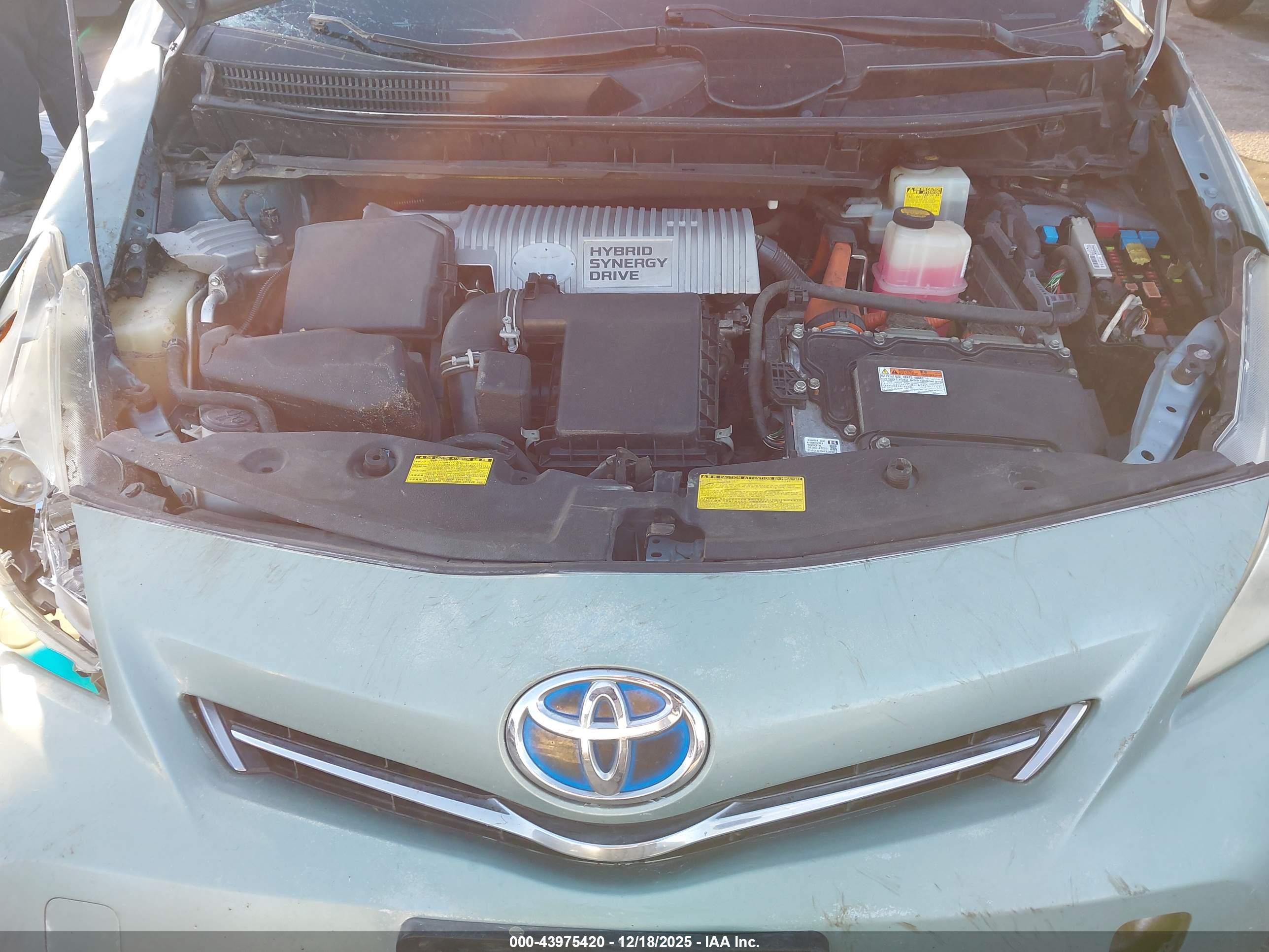 TOYOTA PRIUS image 10